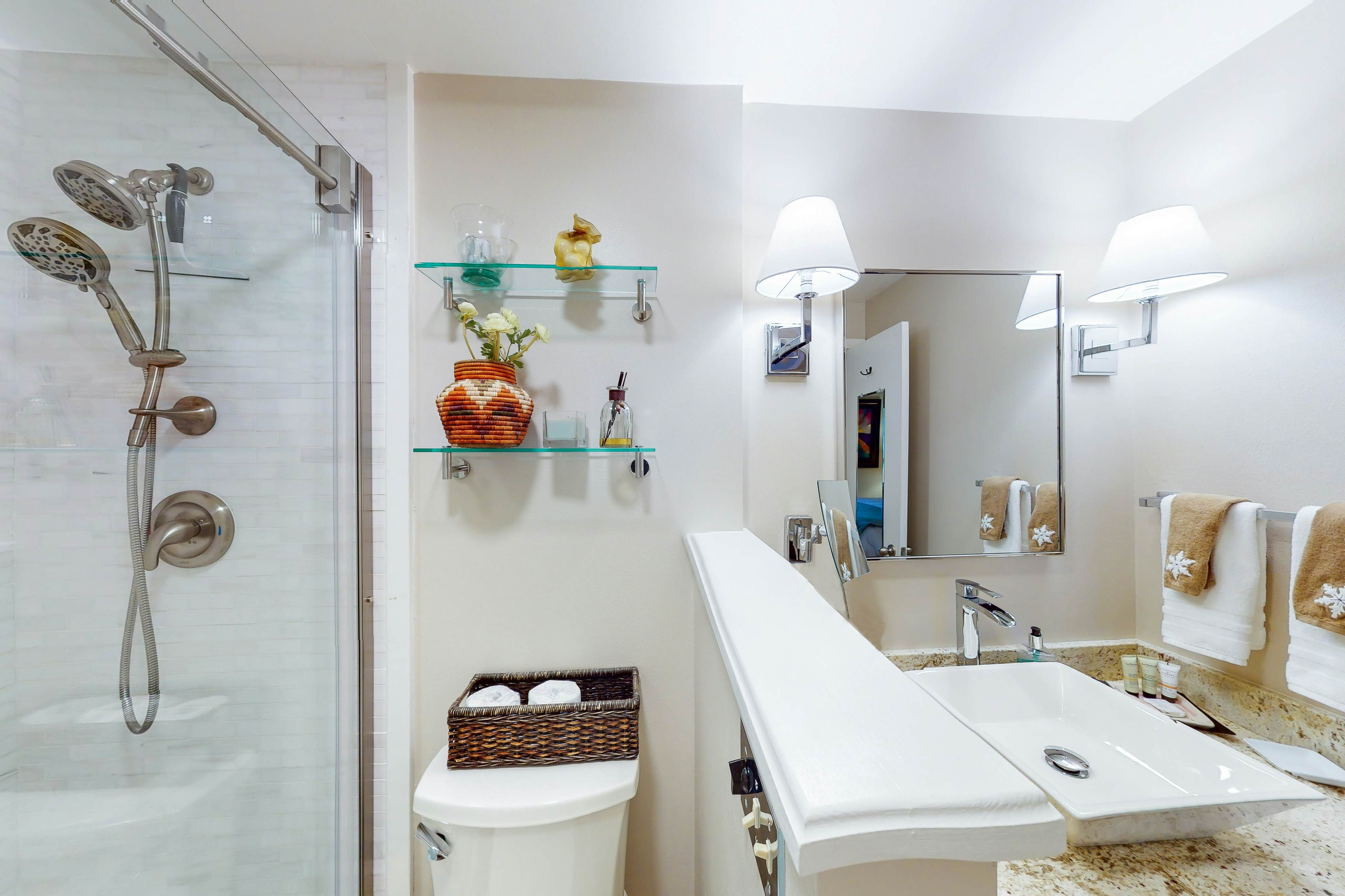 Peaceful Woodbridge Hideaway 14C