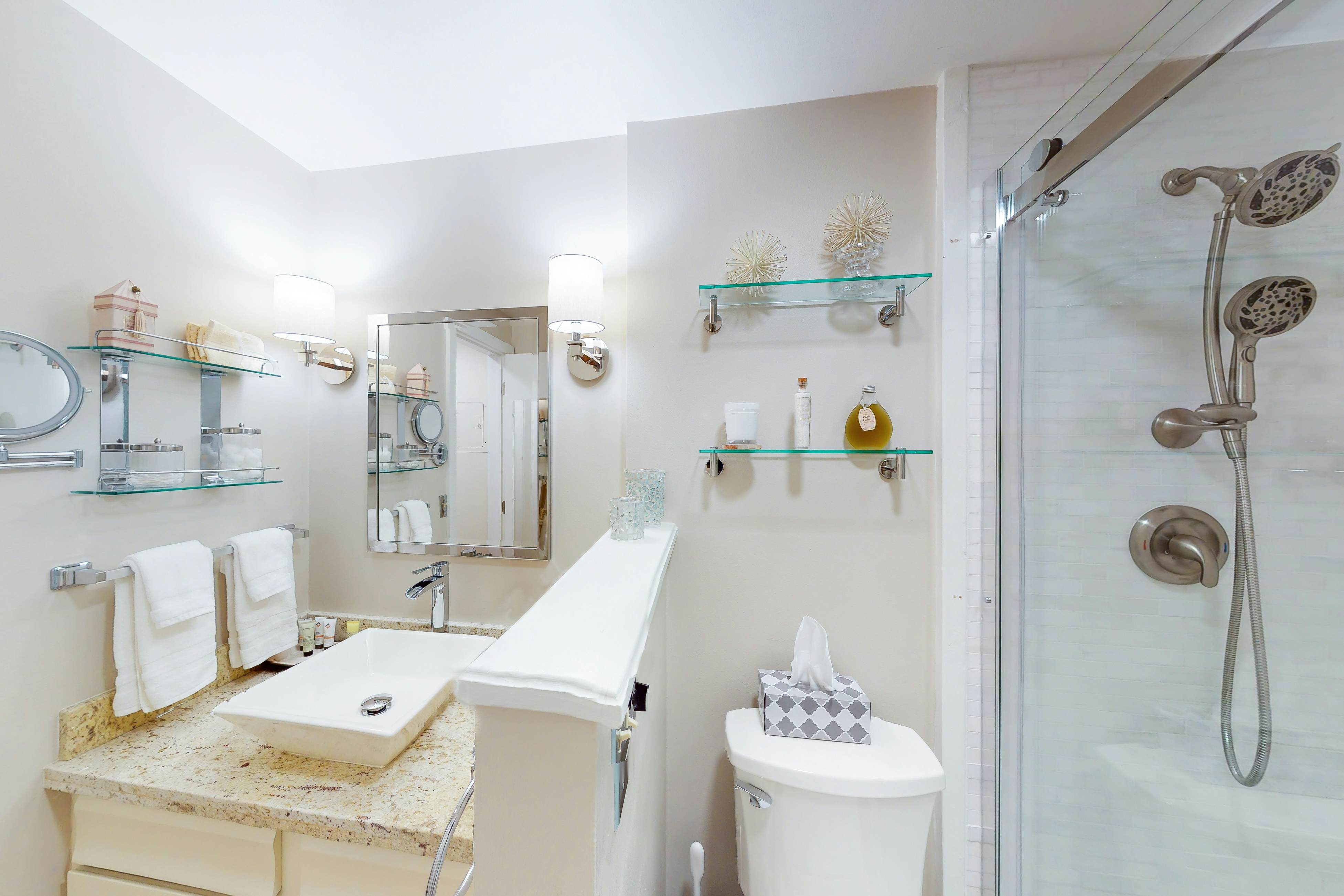 Peaceful Woodbridge Hideaway 14C