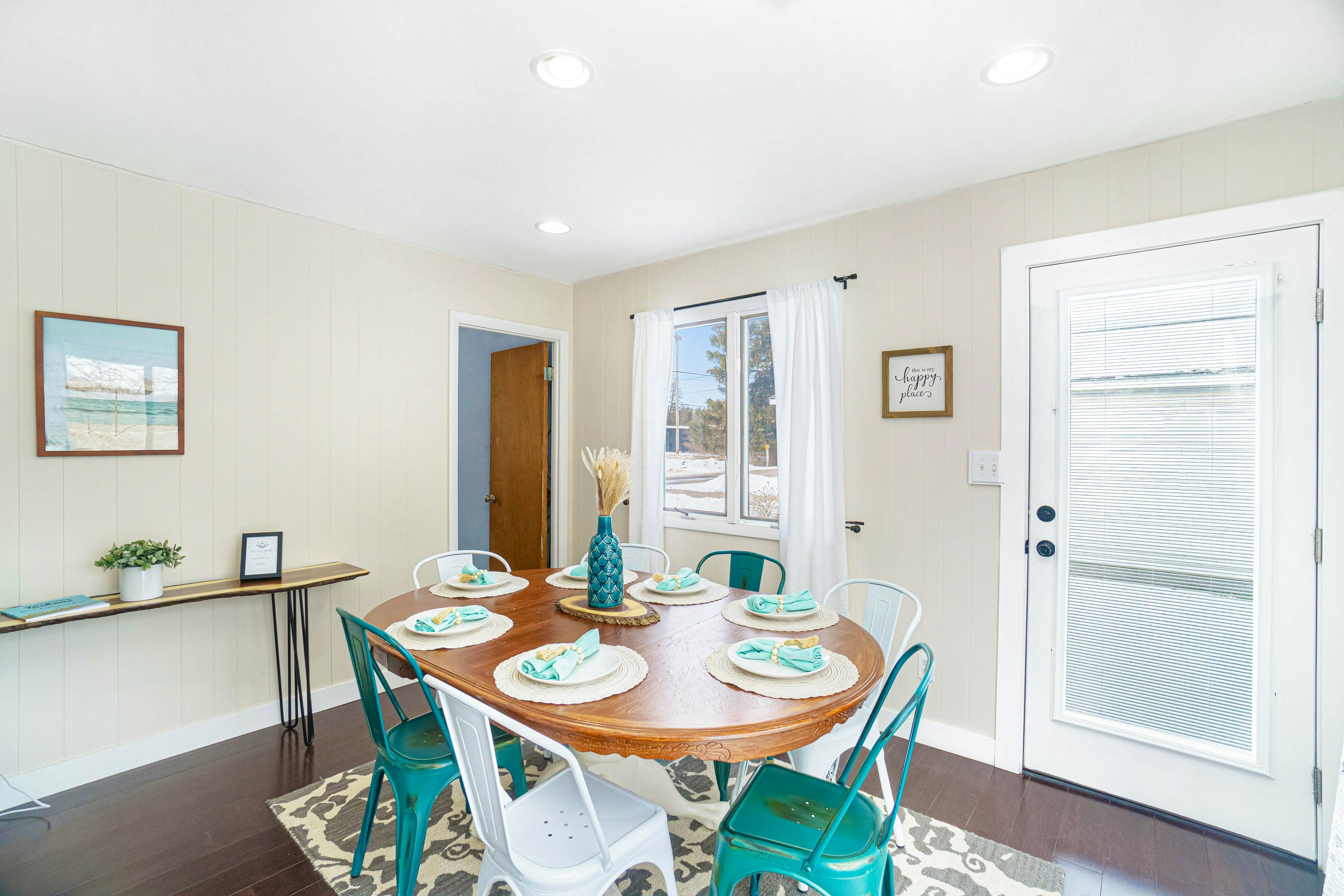 Sunset Alley Cottage 3 BD Beulah, MI Vacation Rental Vacasa