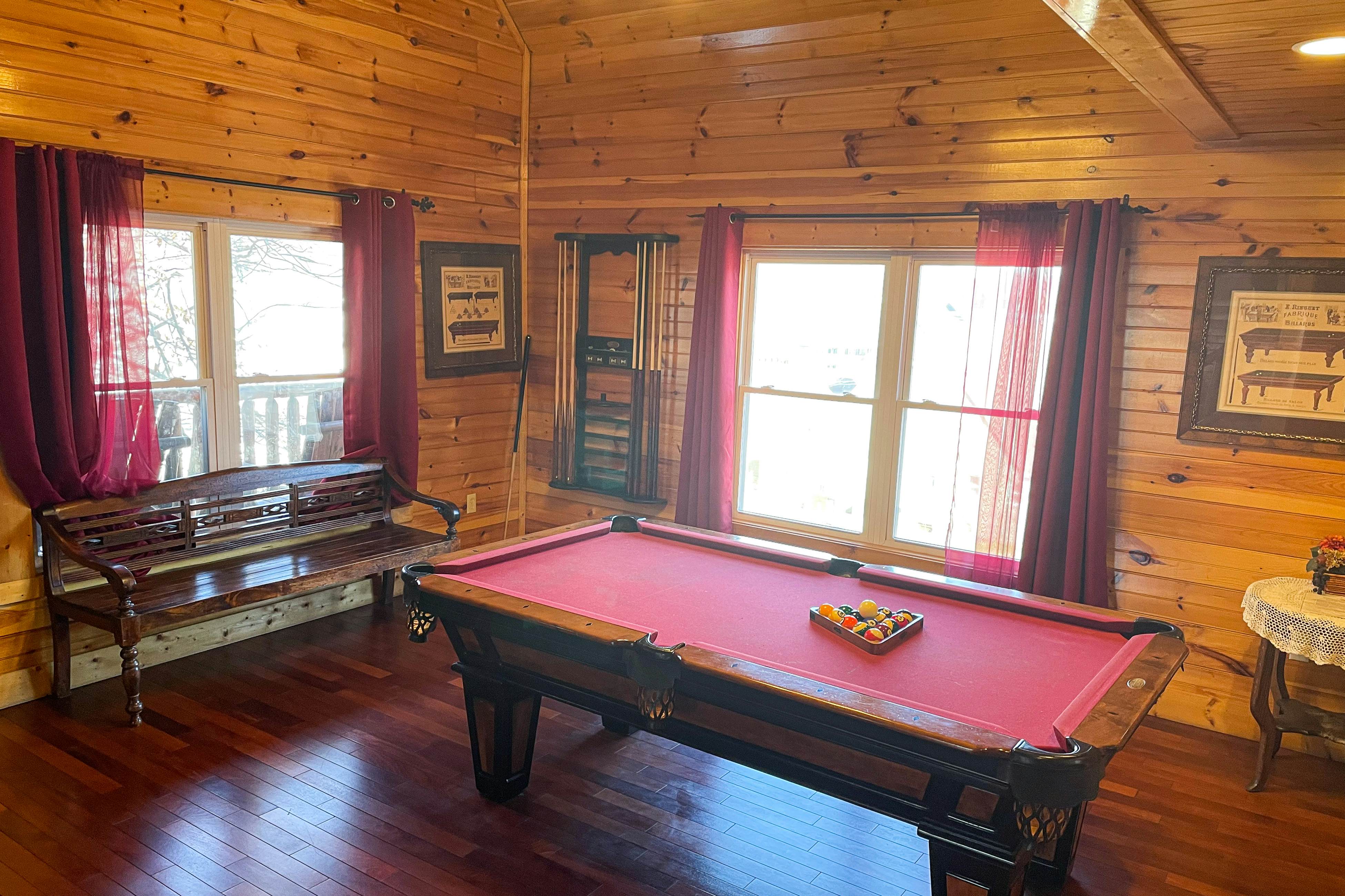 Black Bear Hideaway Cabin | 2 BD Gatlinburg, TN Vacation Rental | Vacasa