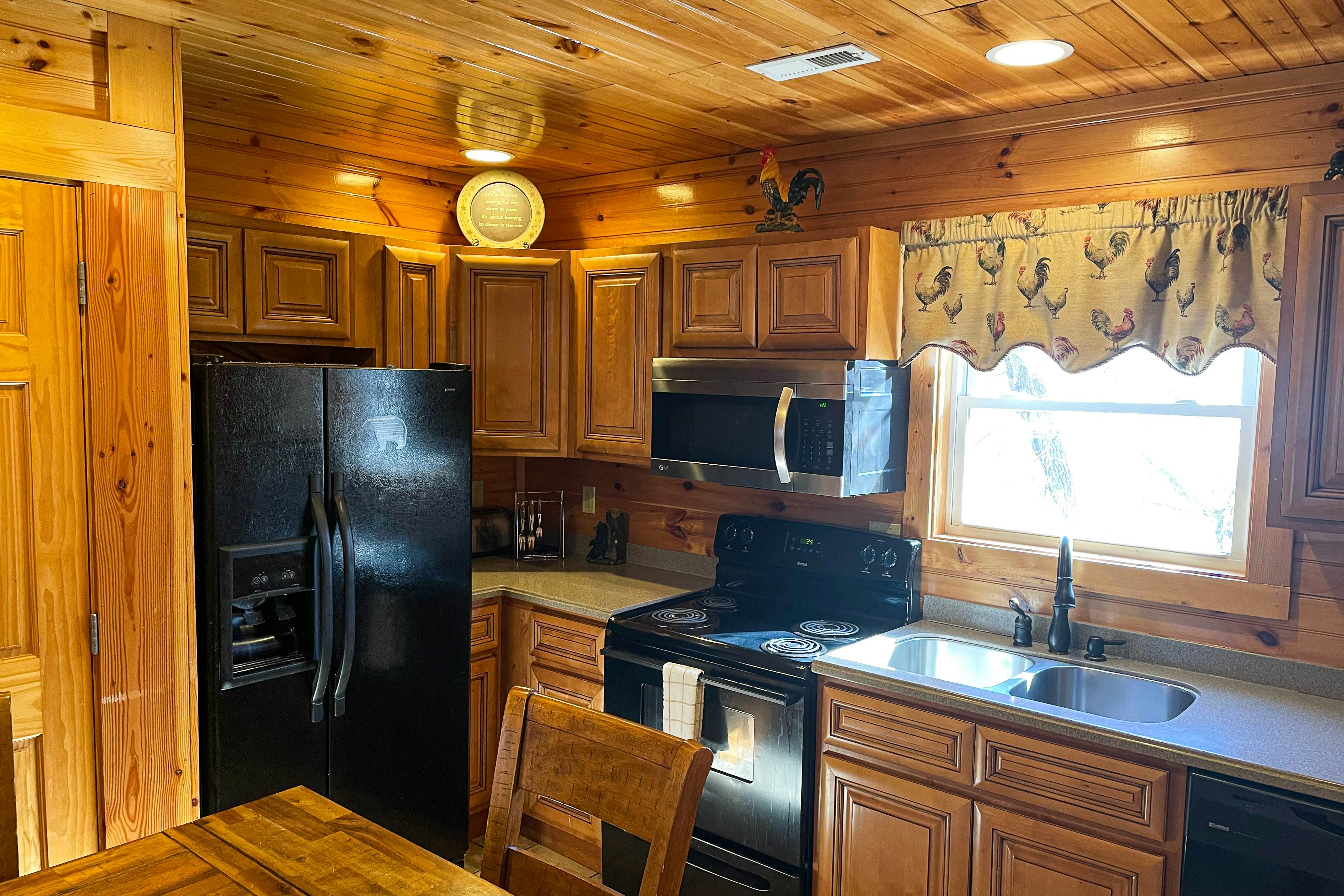 Black Bear Hideaway Cabin | 2 BD Gatlinburg, TN Vacation Rental | Vacasa