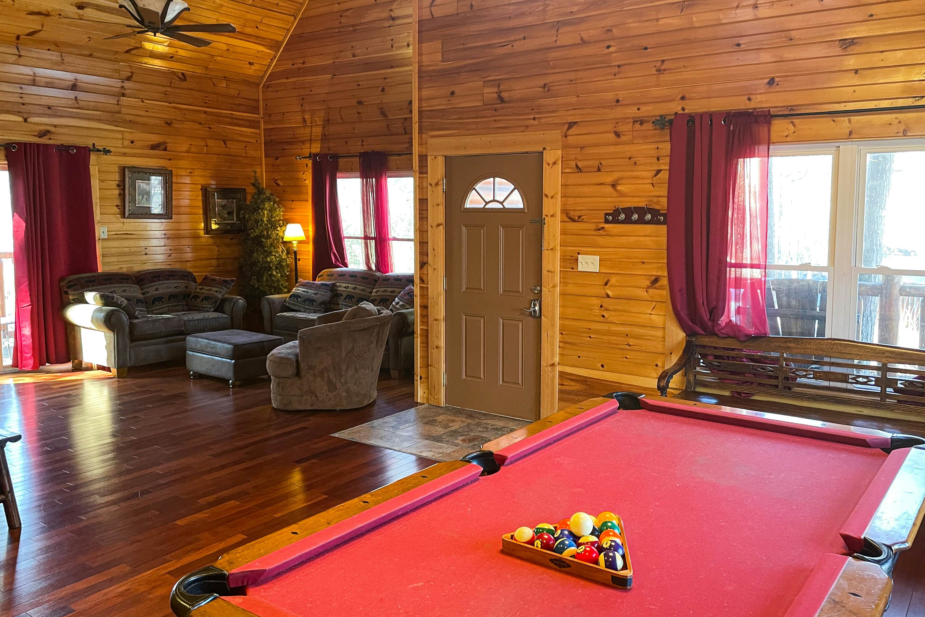 Black Bear Hideaway Cabin | 2 BD Gatlinburg, TN Vacation Rental | Vacasa