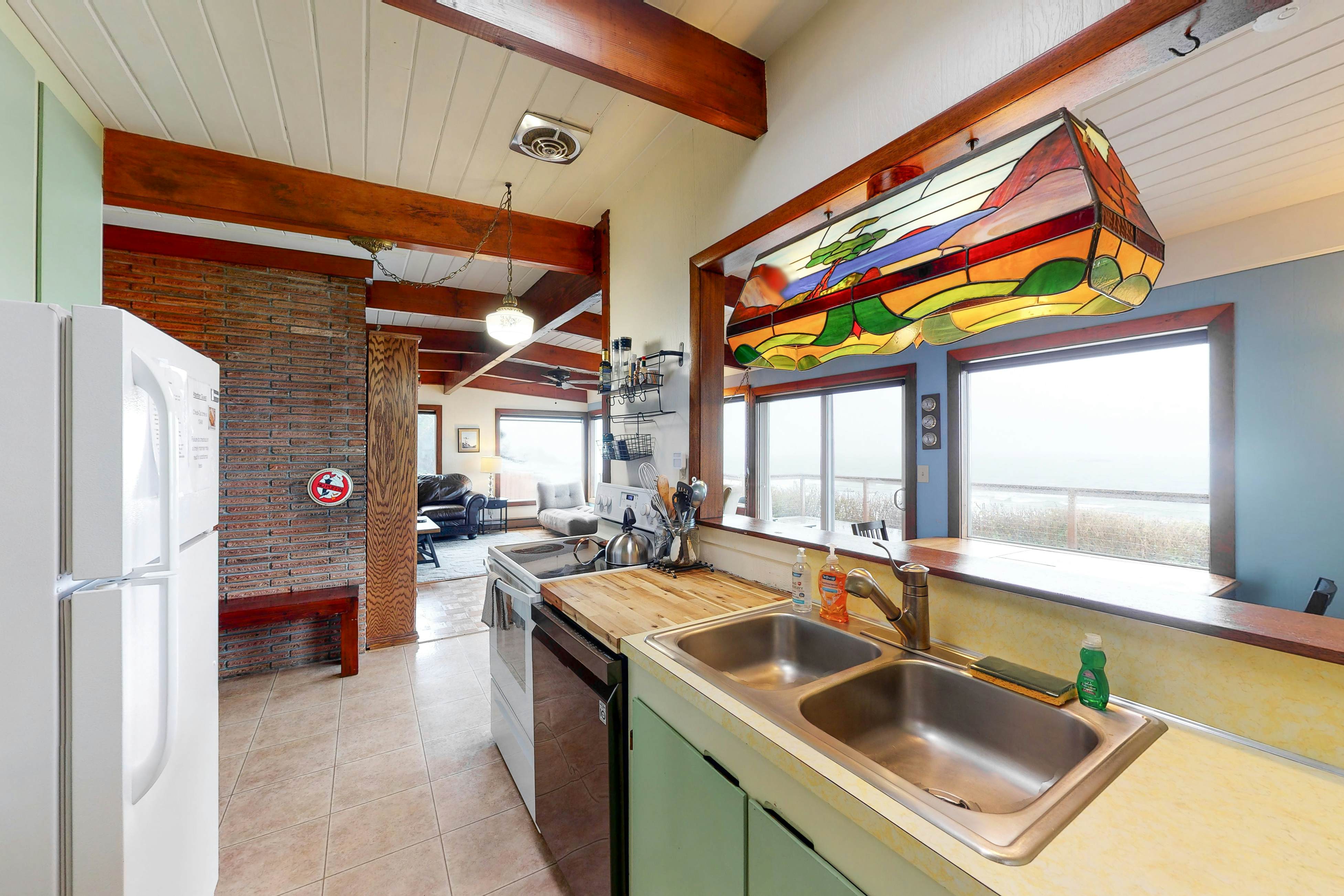 Cormorant's Crest 3 BD Seal Rock, OR Vacation Rental Vacasa