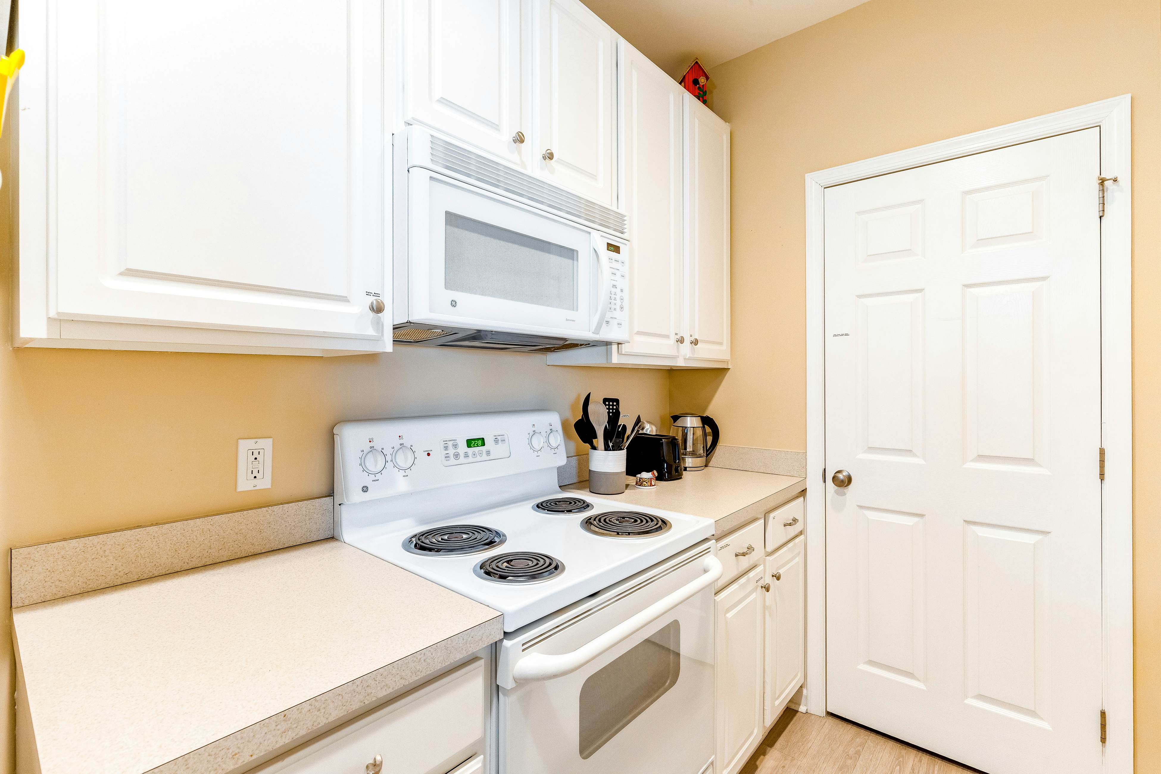 Villas at Bay Crossing - 34670 Villa Cir, Unit #2304 