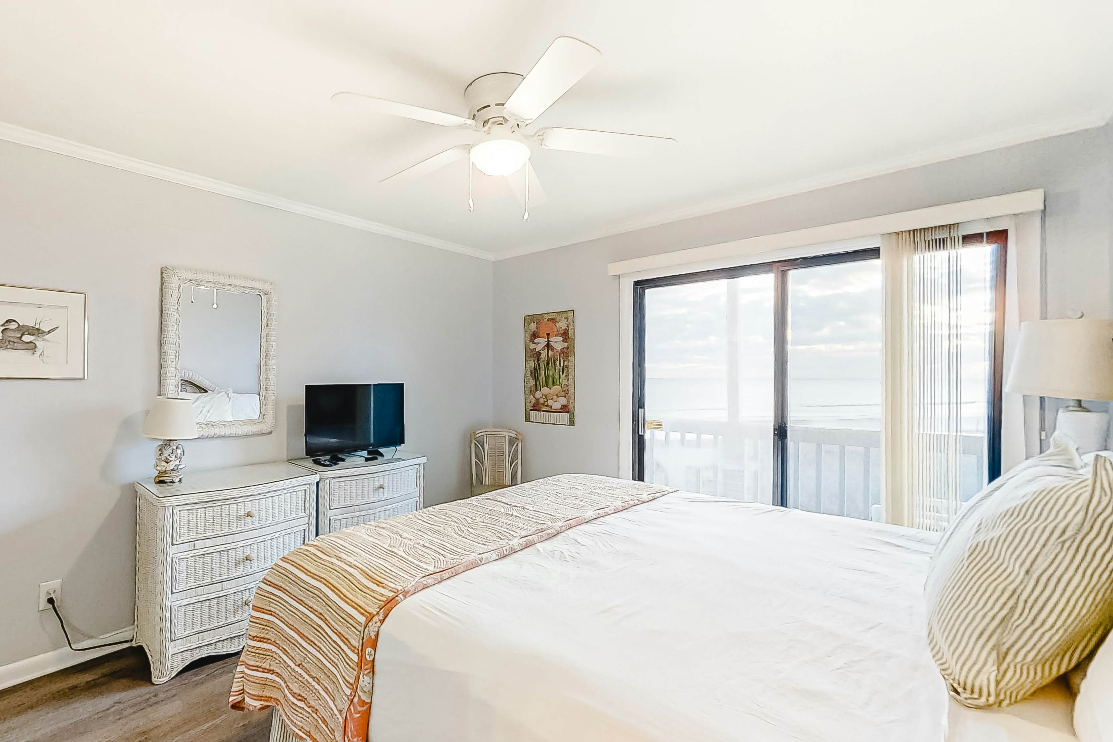 Dunescape Villas 207 3 BD Atlantic Beach, NC Vacation Rental Vacasa