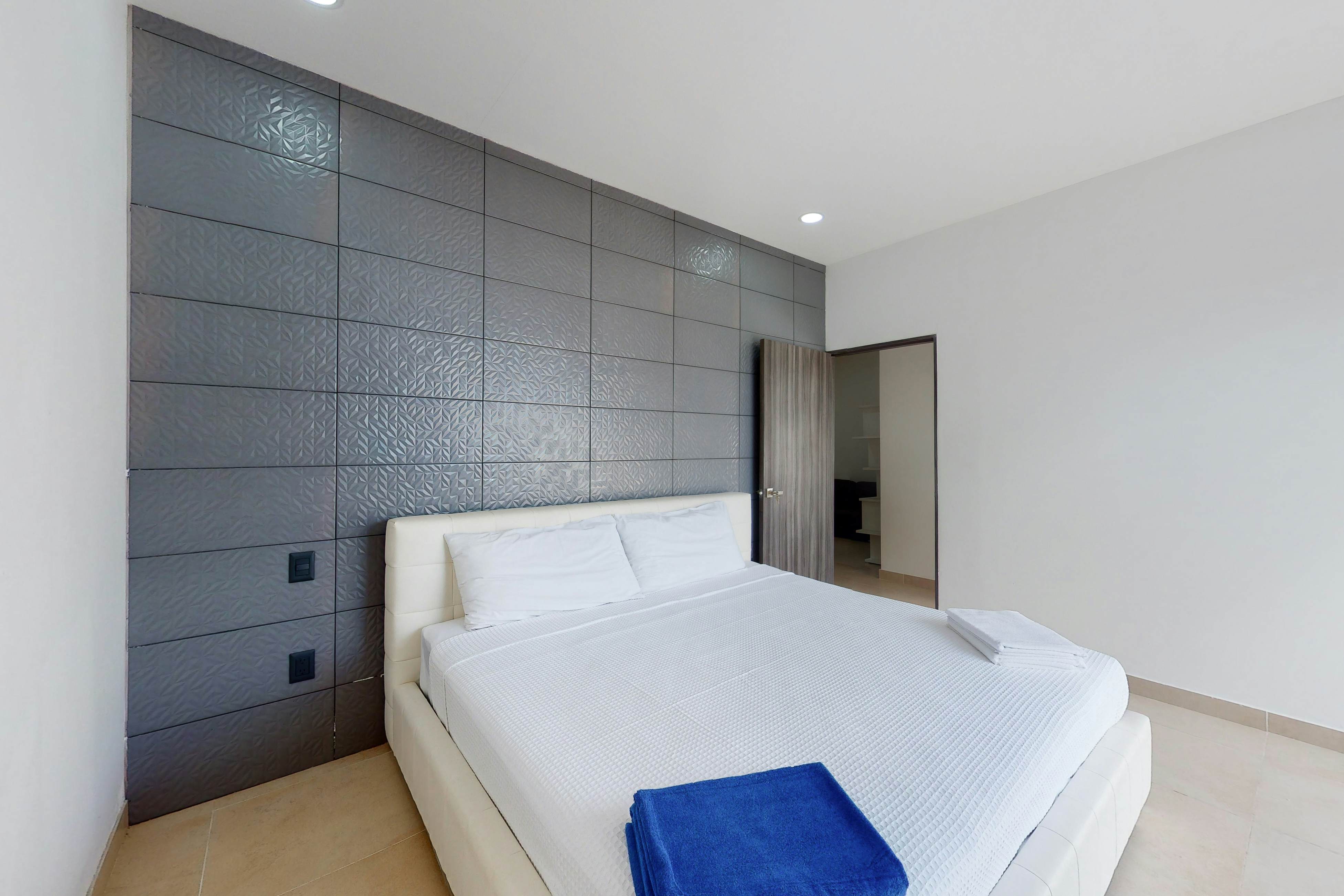 Torre Montevideo # VG02 / Malecon Las Americas