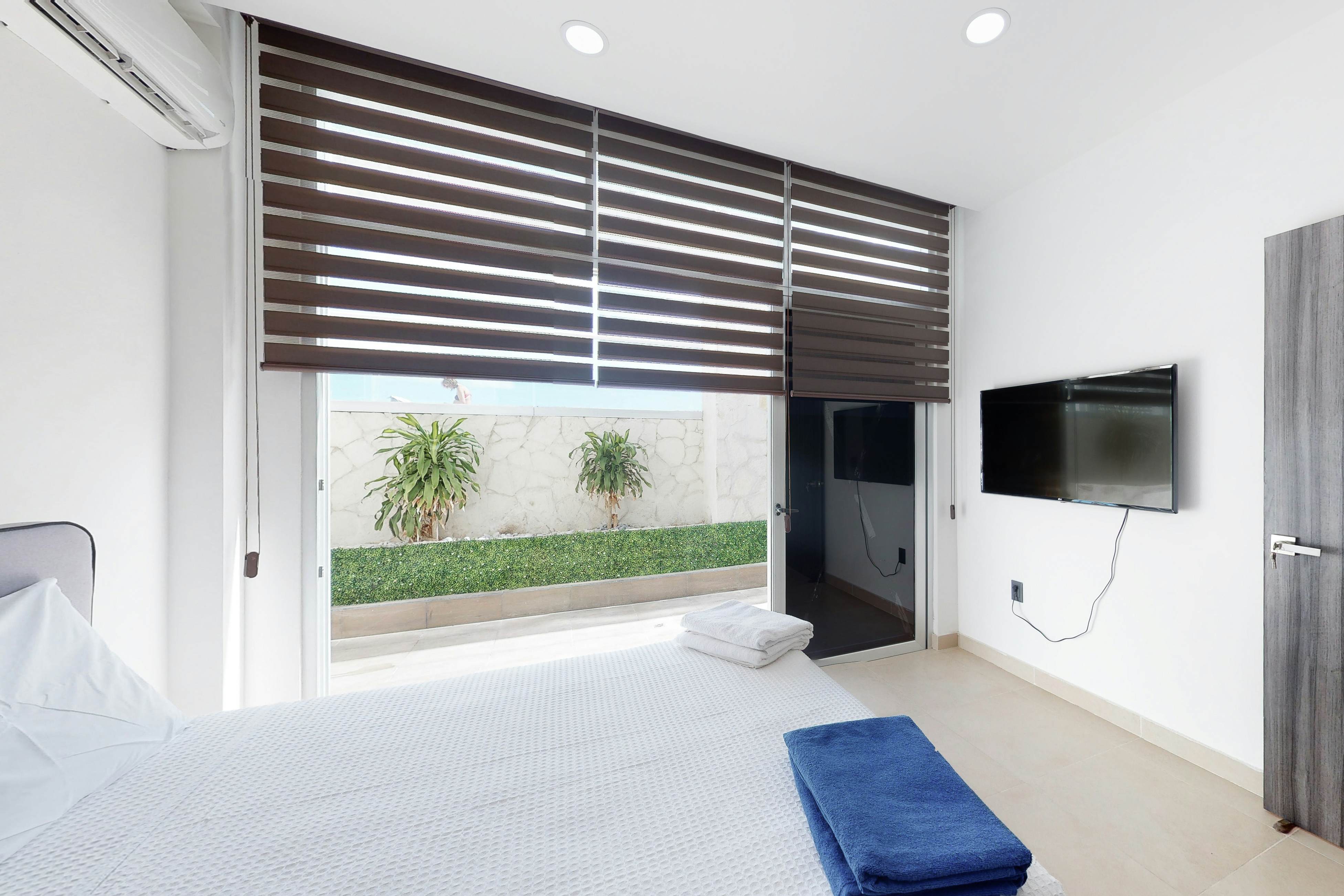 Torre Montevideo # VG02 / Malecon Las Americas