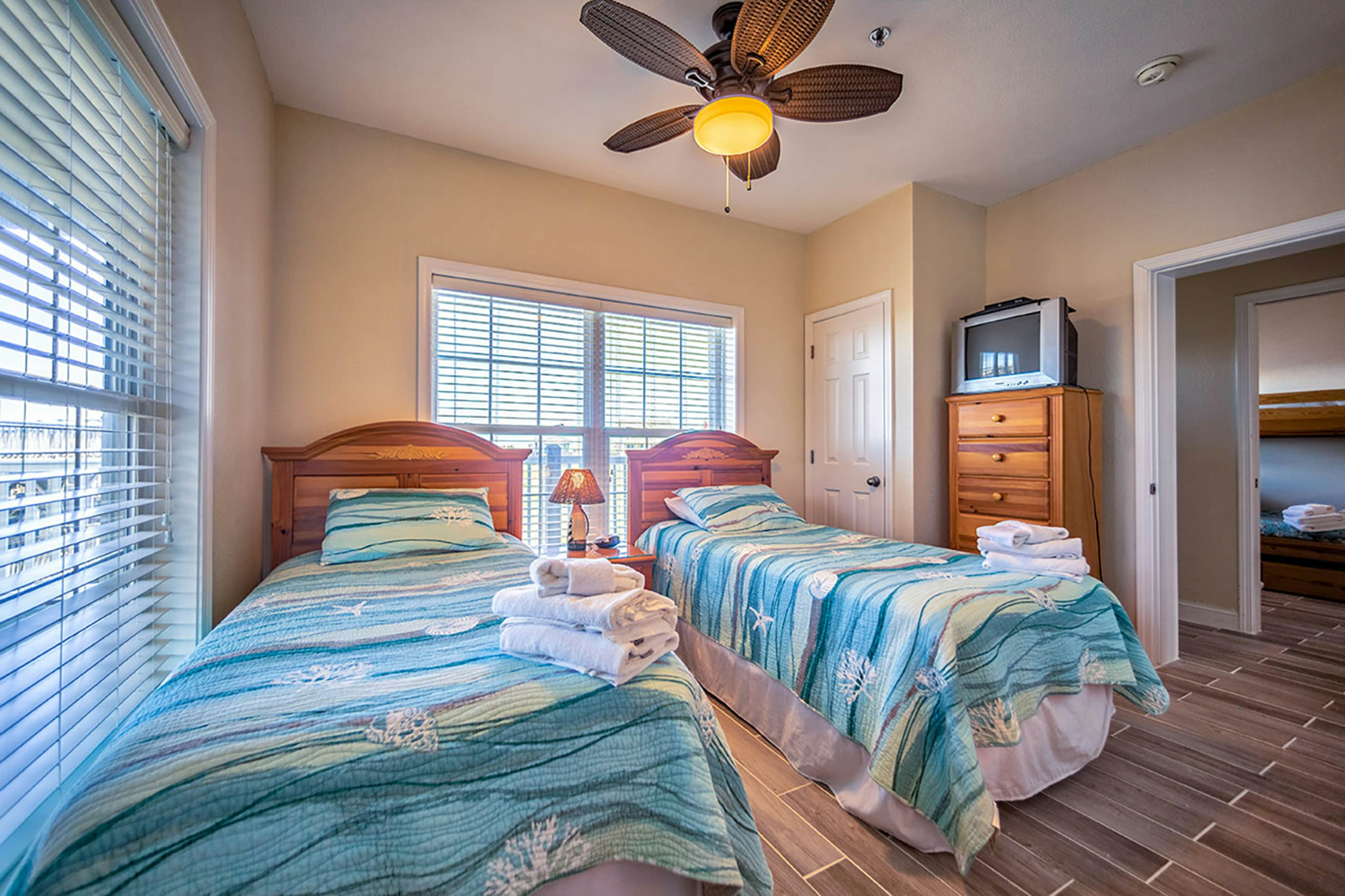 Blockade Runner 852 111DSH 3 BD Hatteras, NC Vacation Rental Vacasa