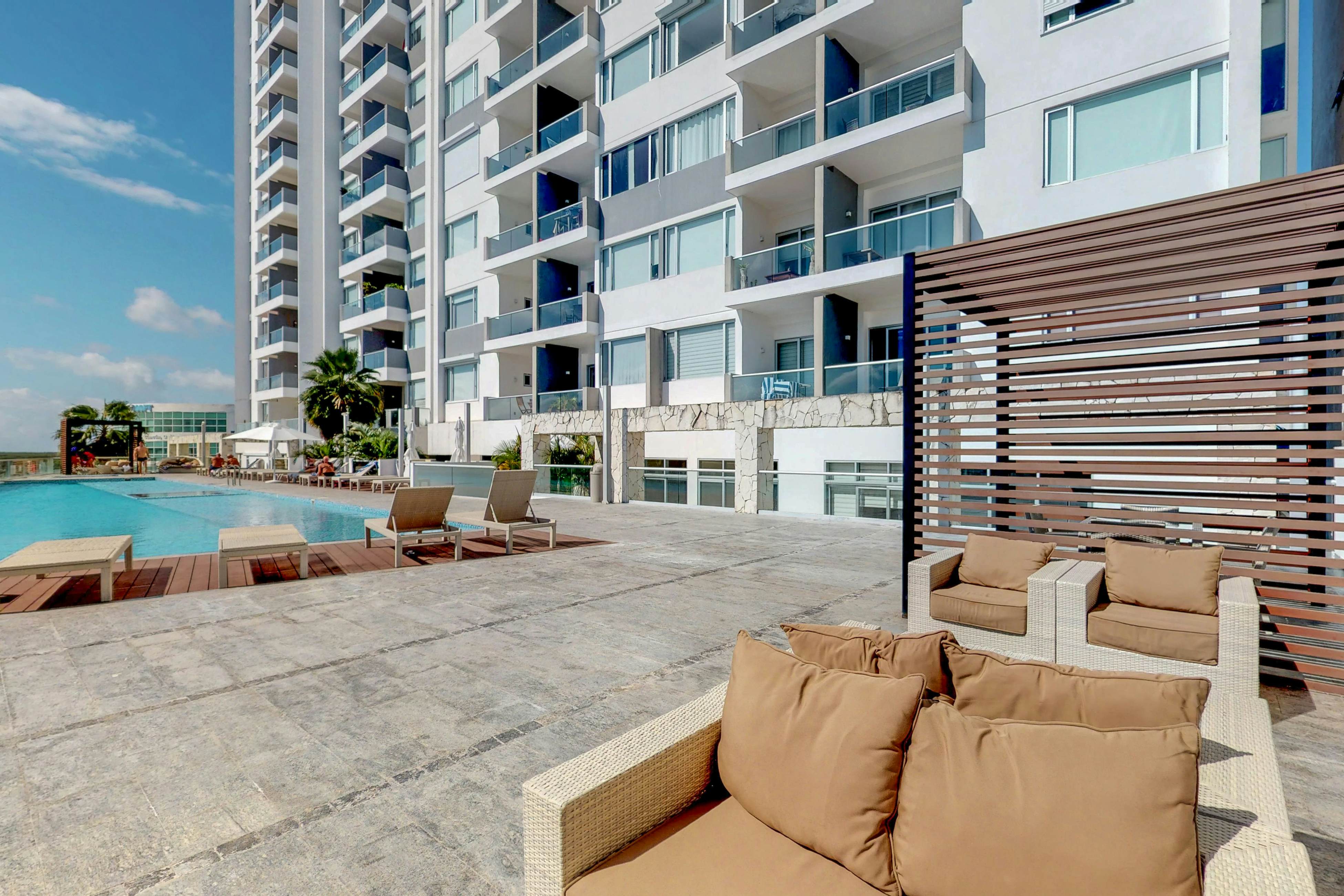 Torre Montevideo # VG02 / Malecon Las Americas