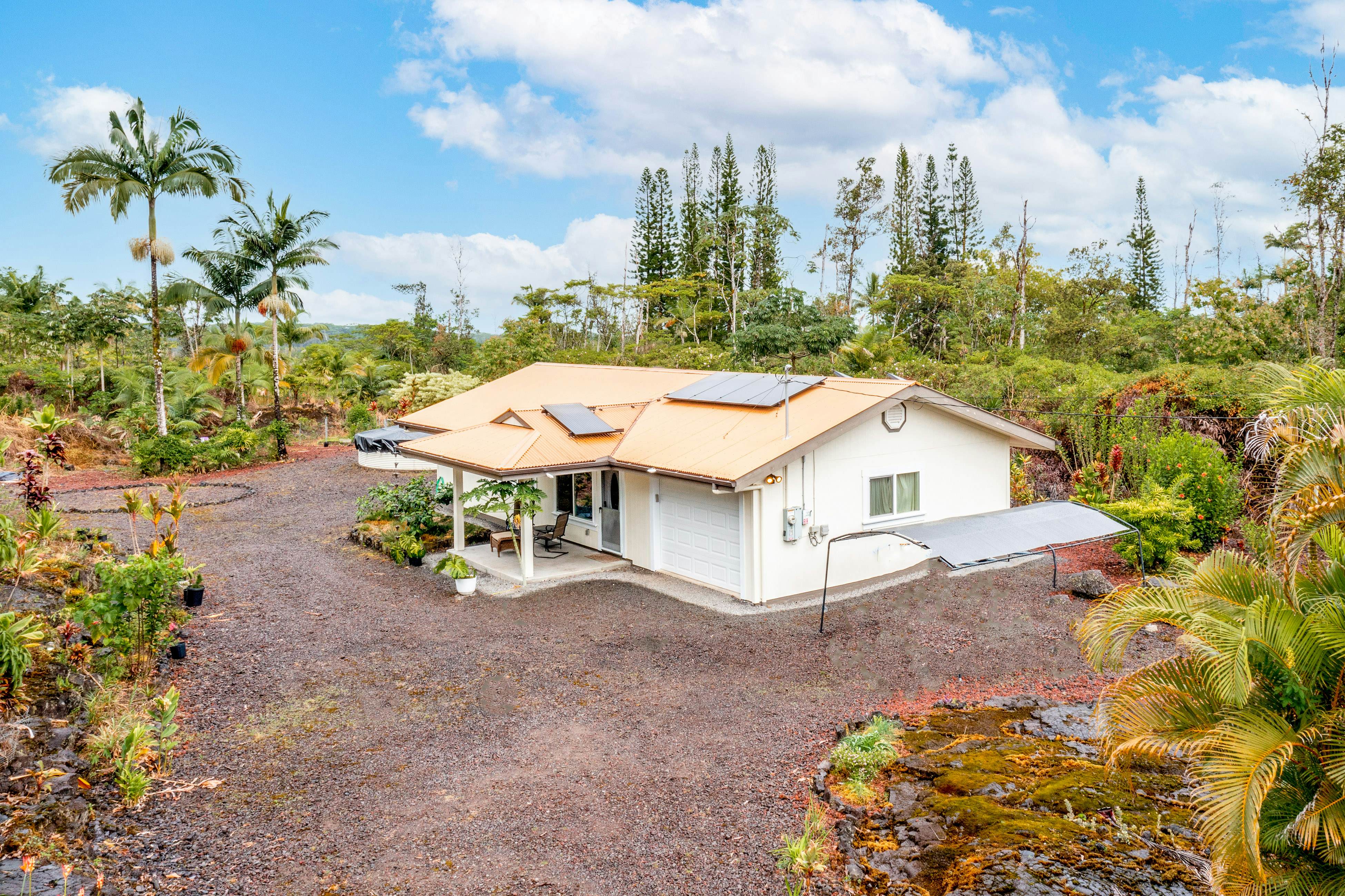 Keaau Gardens 31Day Minimum 2 BD Keaau, HI Vacation Rental Vacasa