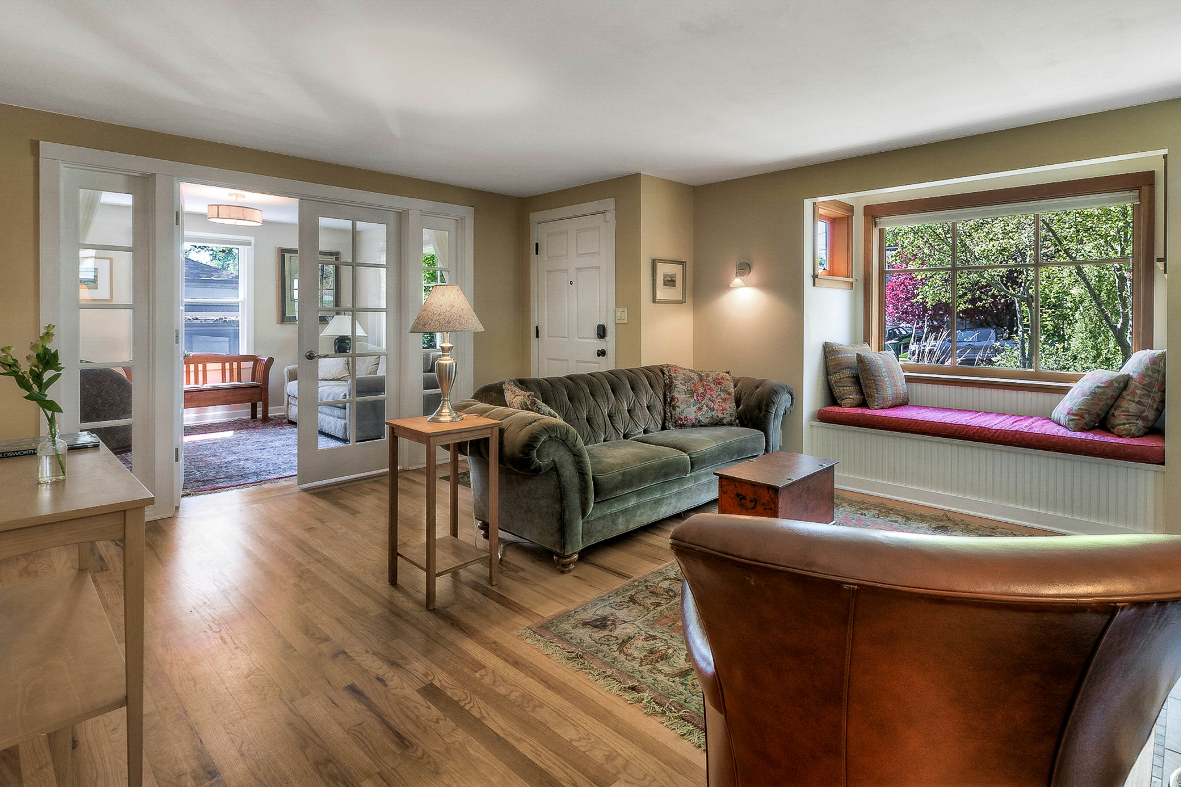 Lovely Laurelhurst 3 BD Seattle, WA Vacation Rental Vacasa