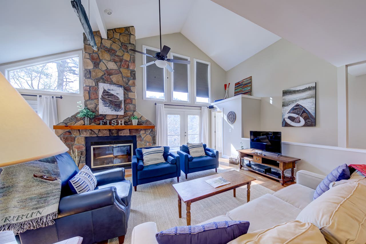 Lakeside Retreat on Lake Rabun 3 BD Lakemont, GA Vacation Rental Vacasa