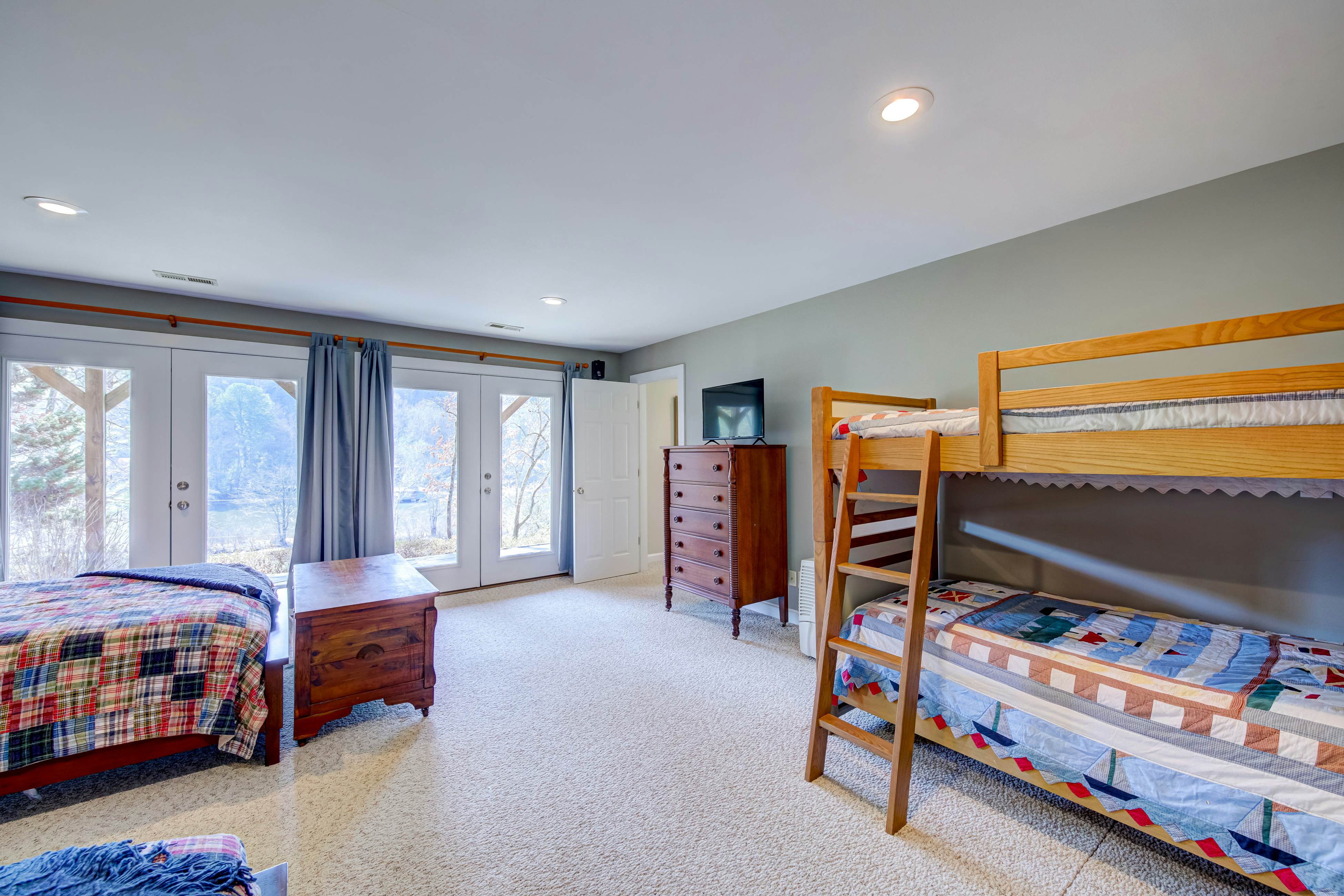 Lakeside Retreat on Lake Rabun