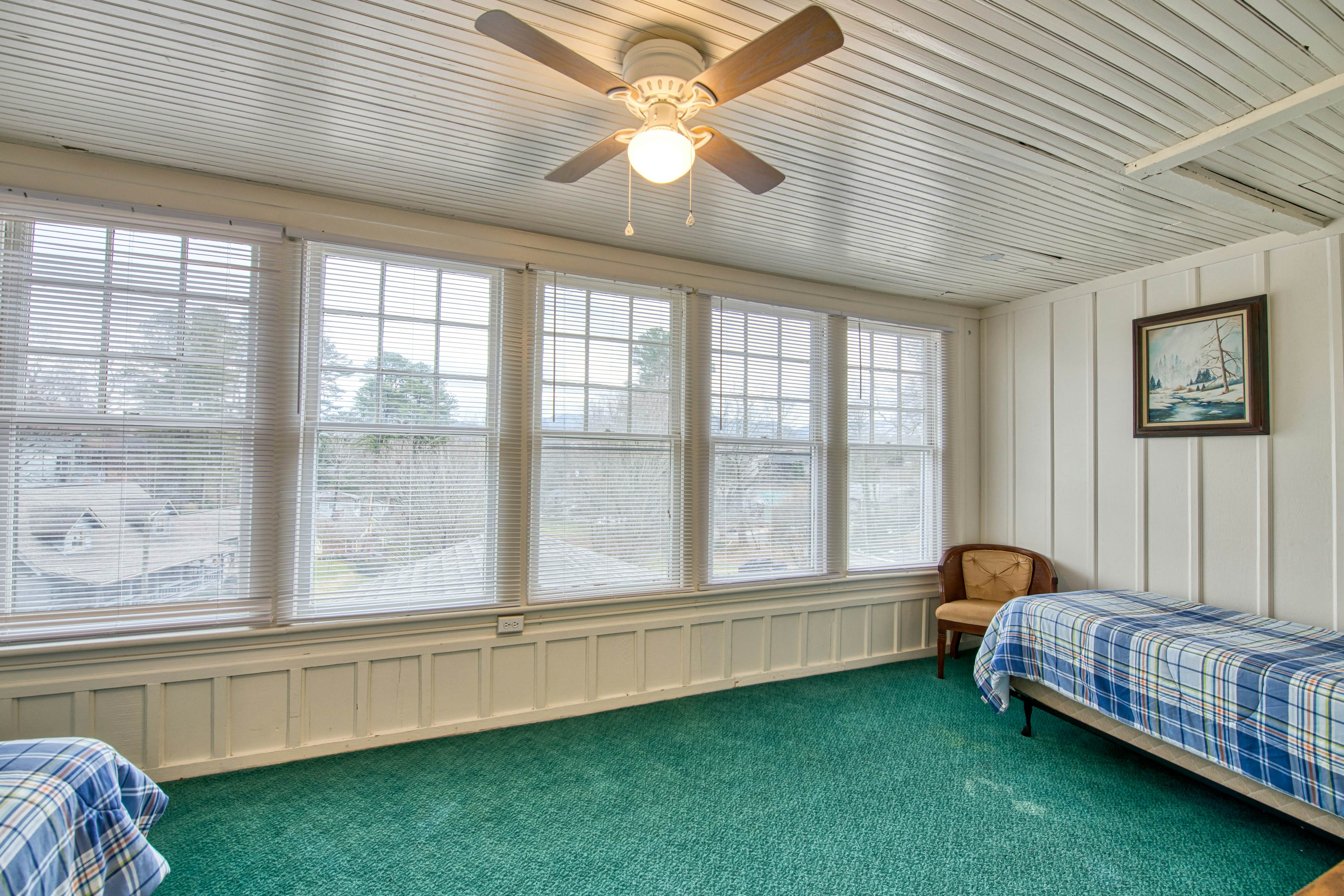 Junaluska Lodge 9 BD Lake Junaluska, NC Vacation Rental Vacasa