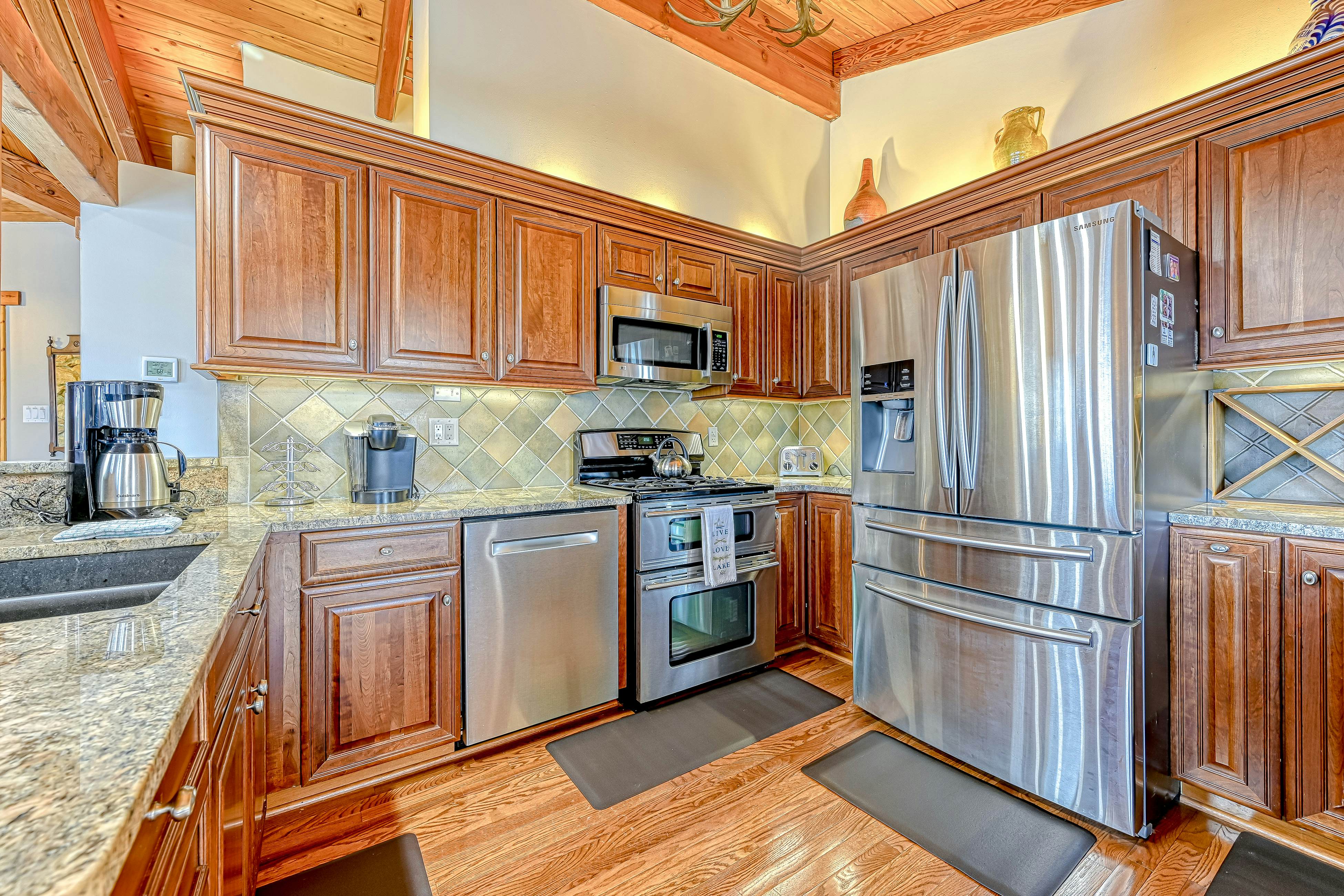 Flying Moose Lodge at Lake Anna