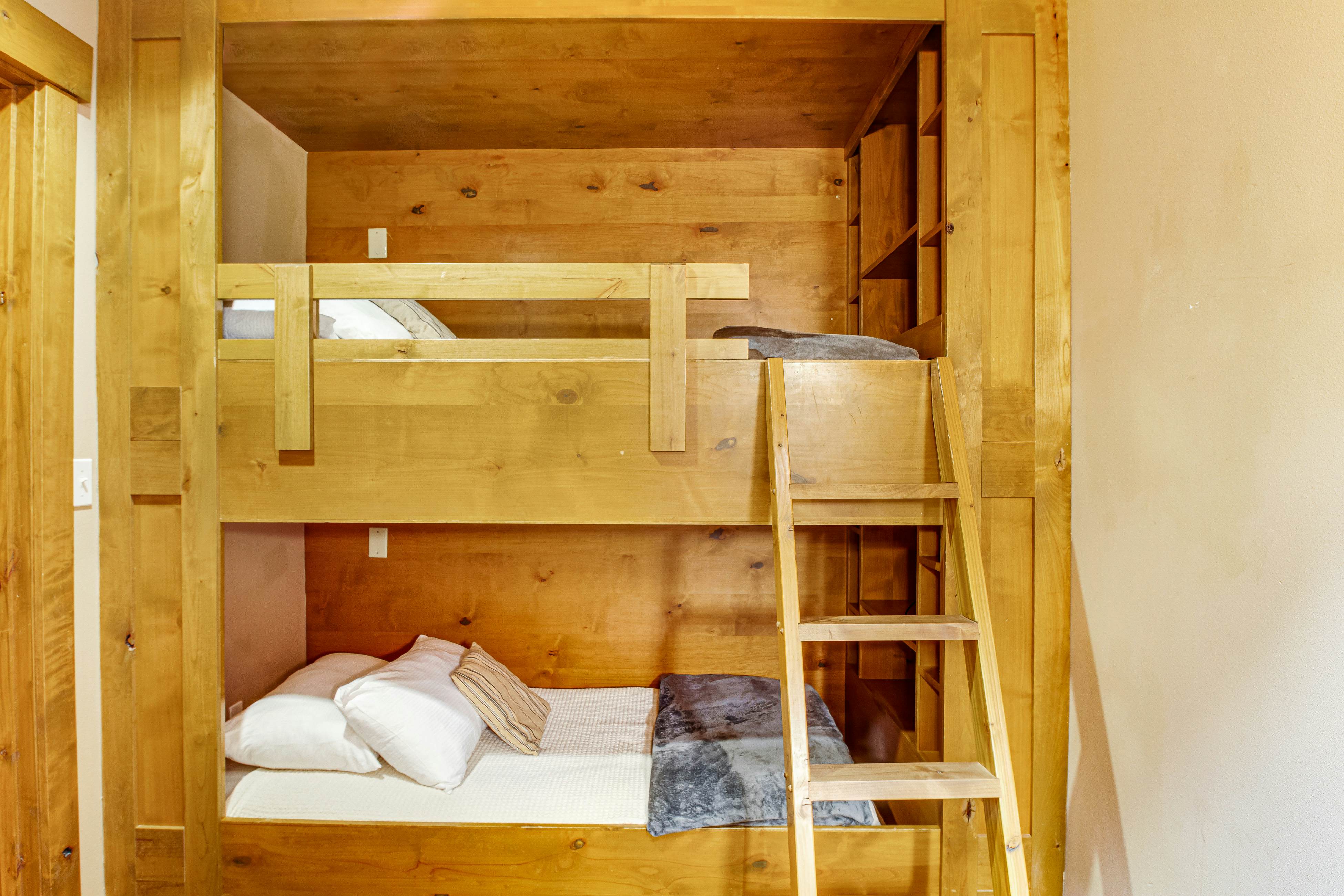 Trailhead Lodge #108