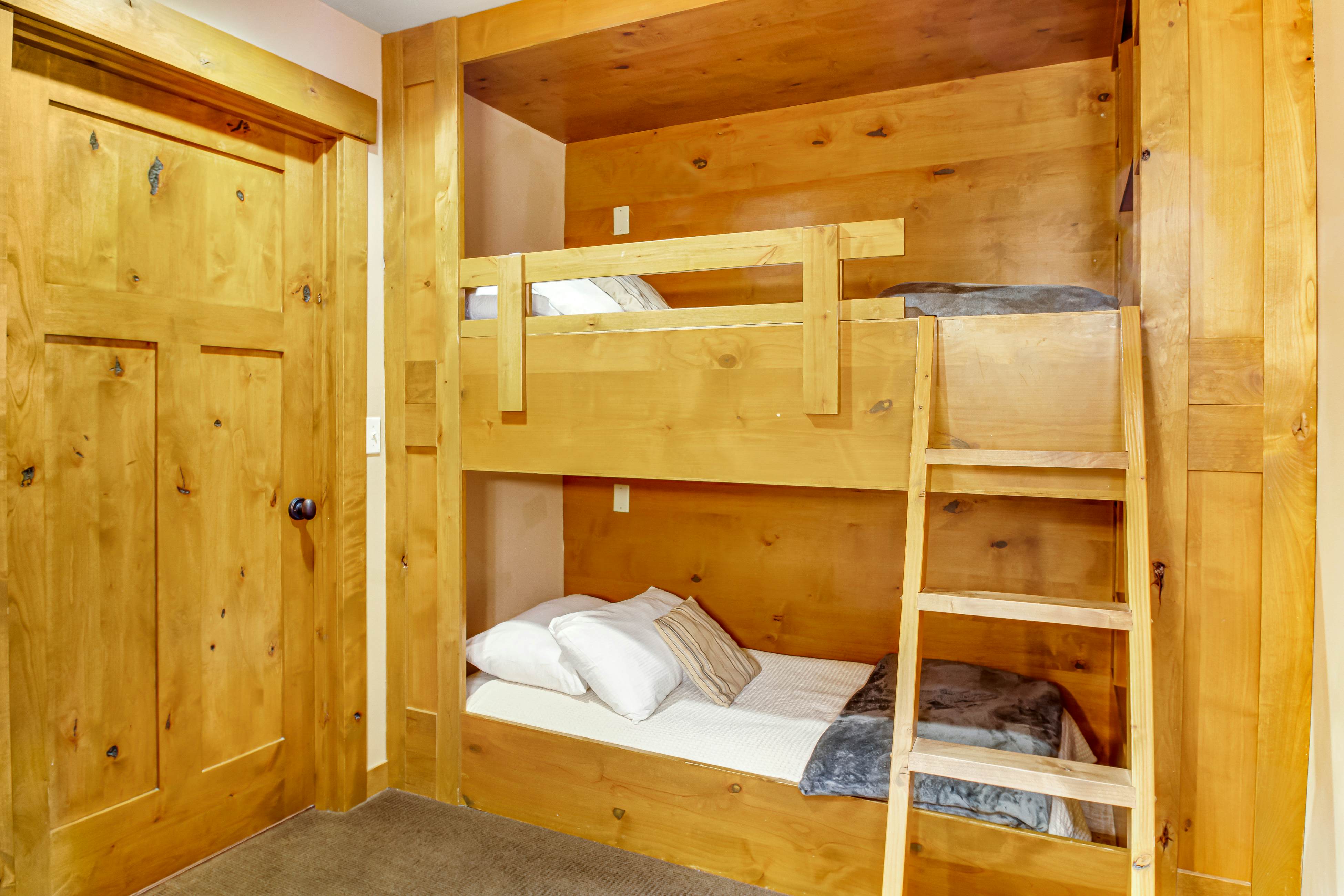 Trailhead Lodge #108