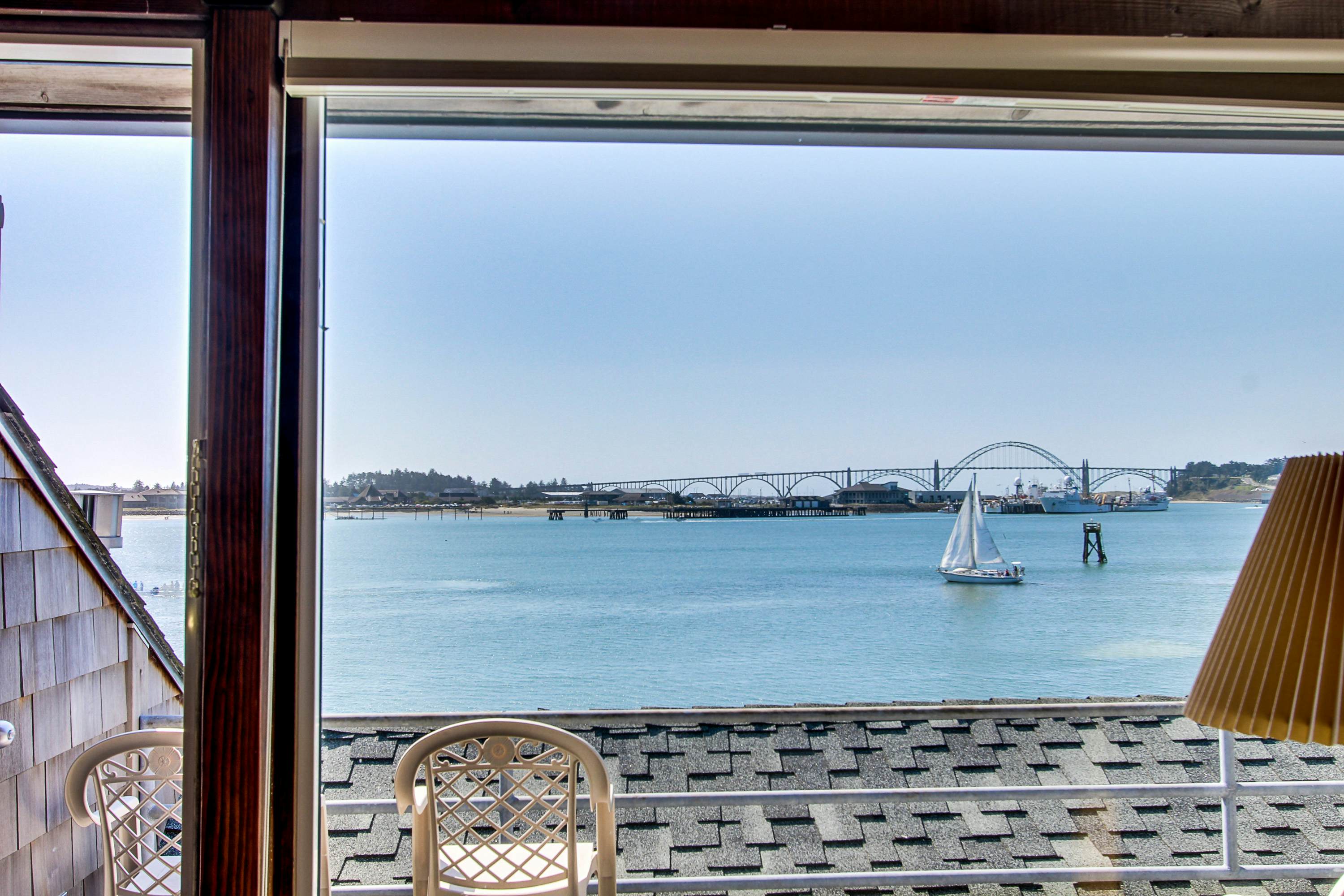 Embarcadero Condo E225 2 BD Newport, OR Vacation Rental Vacasa