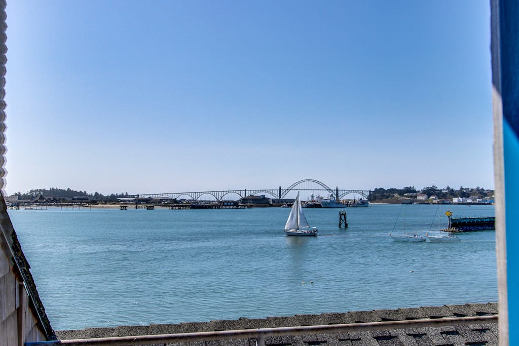 Embarcadero Condo E225 2 BD Newport, OR Vacation Rental Vacasa