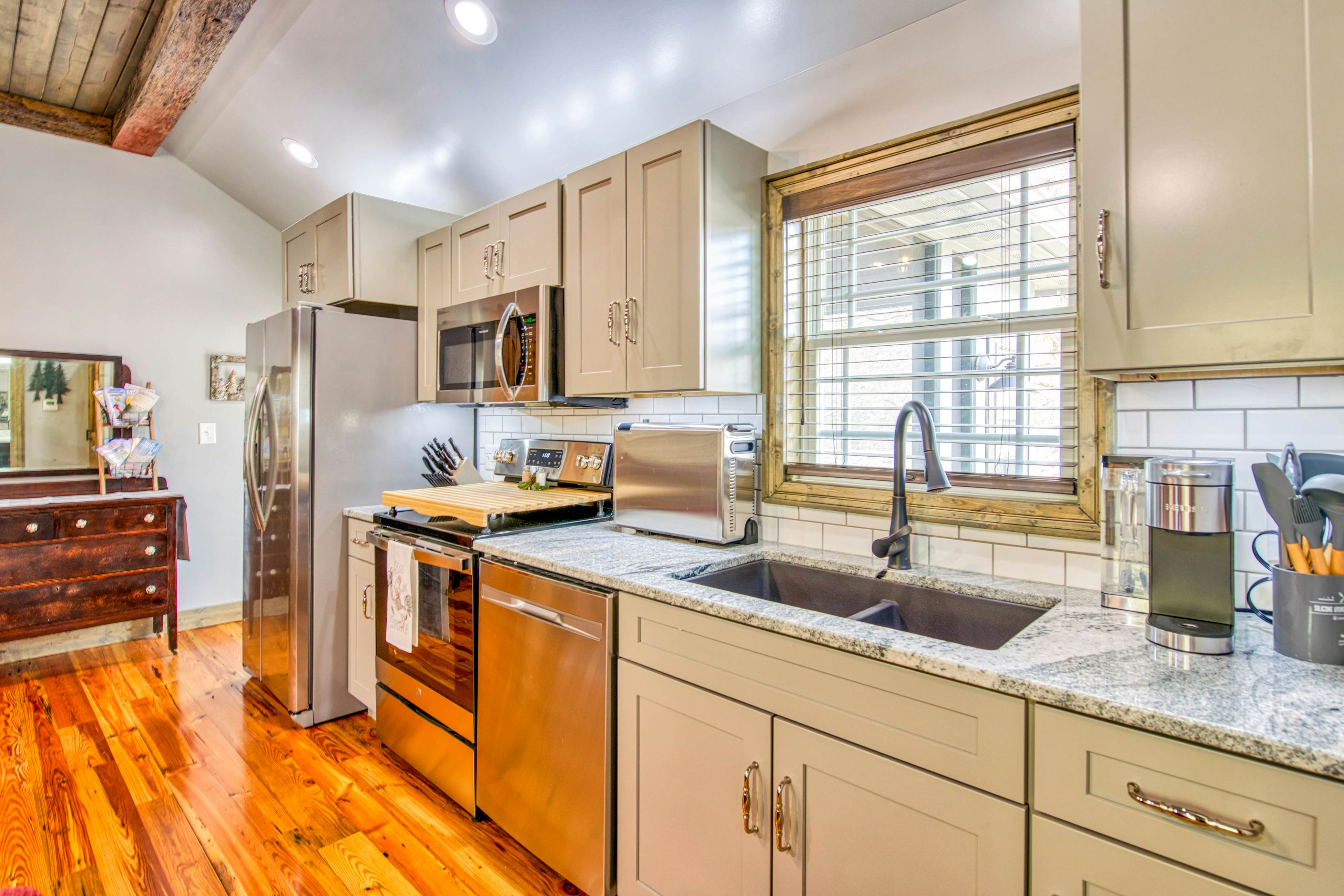 Horne Hollow 2 BD Swannanoa, NC Vacation Rental Vacasa