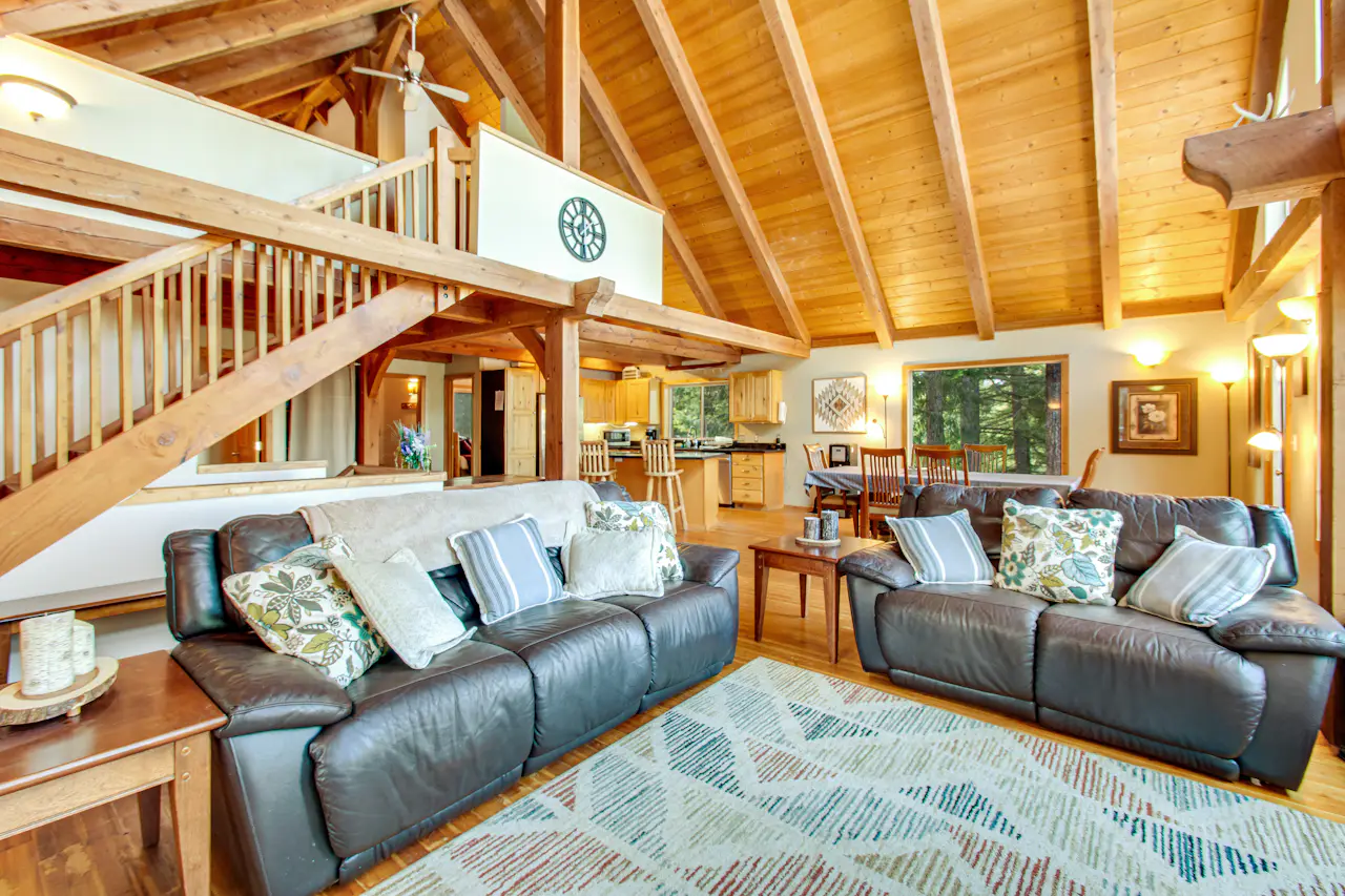 Peoh Point Lodge 3 BD Cle Elum, WA Vacation Rental Vacasa