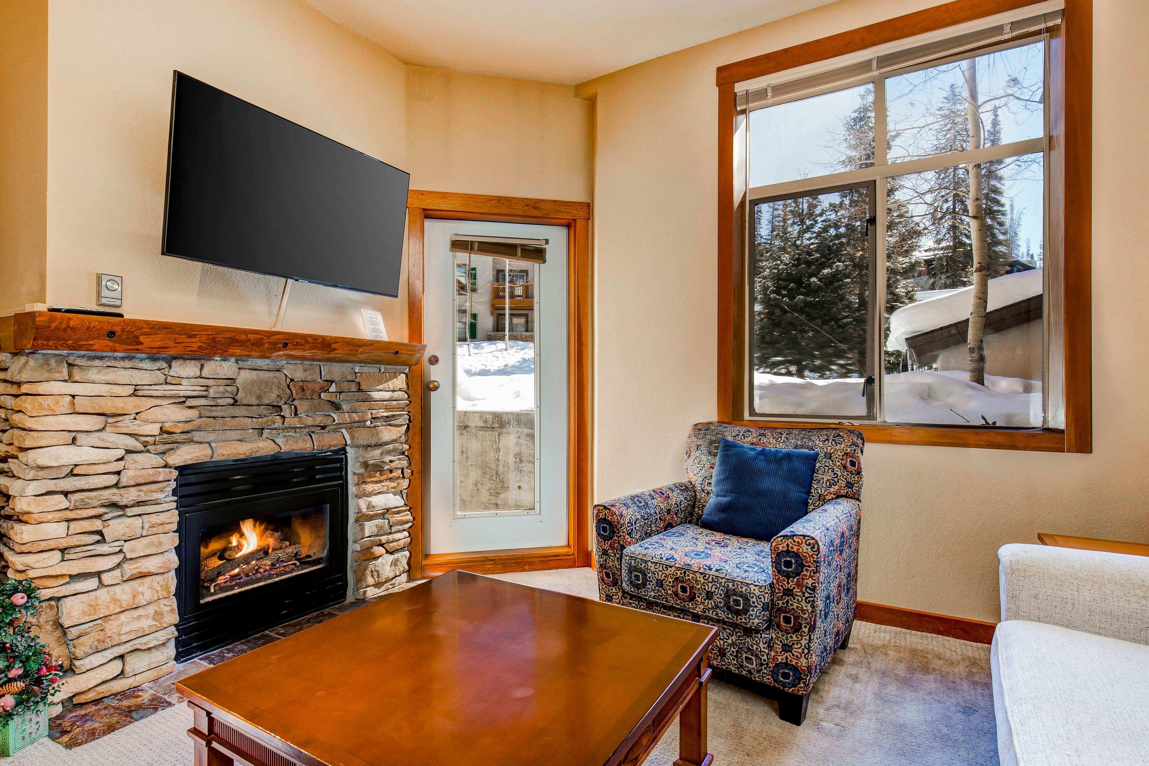 Powderhorn Lodge 107 - Columbine Suite