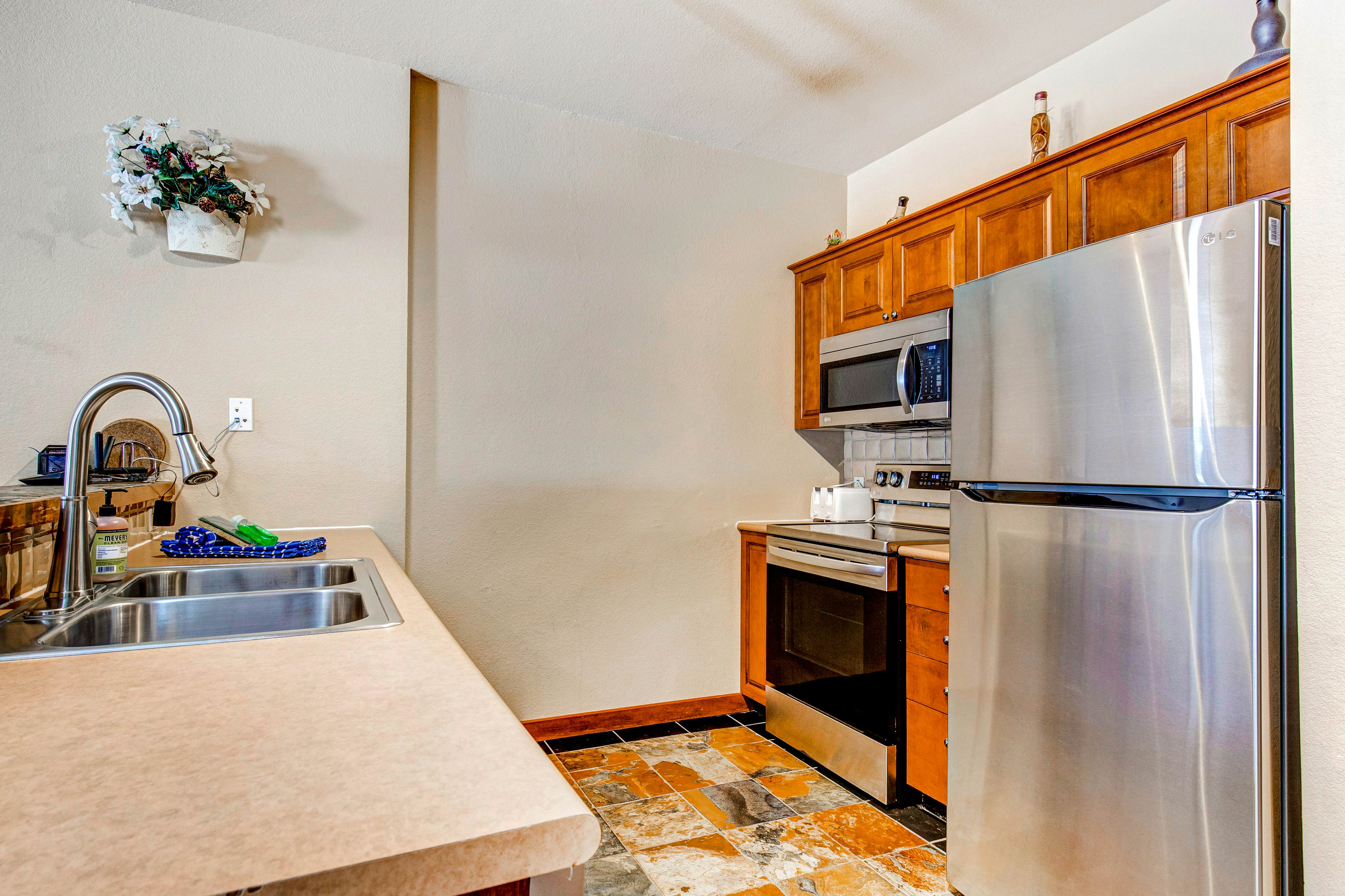 Powderhorn Lodge 107 - Columbine Suite