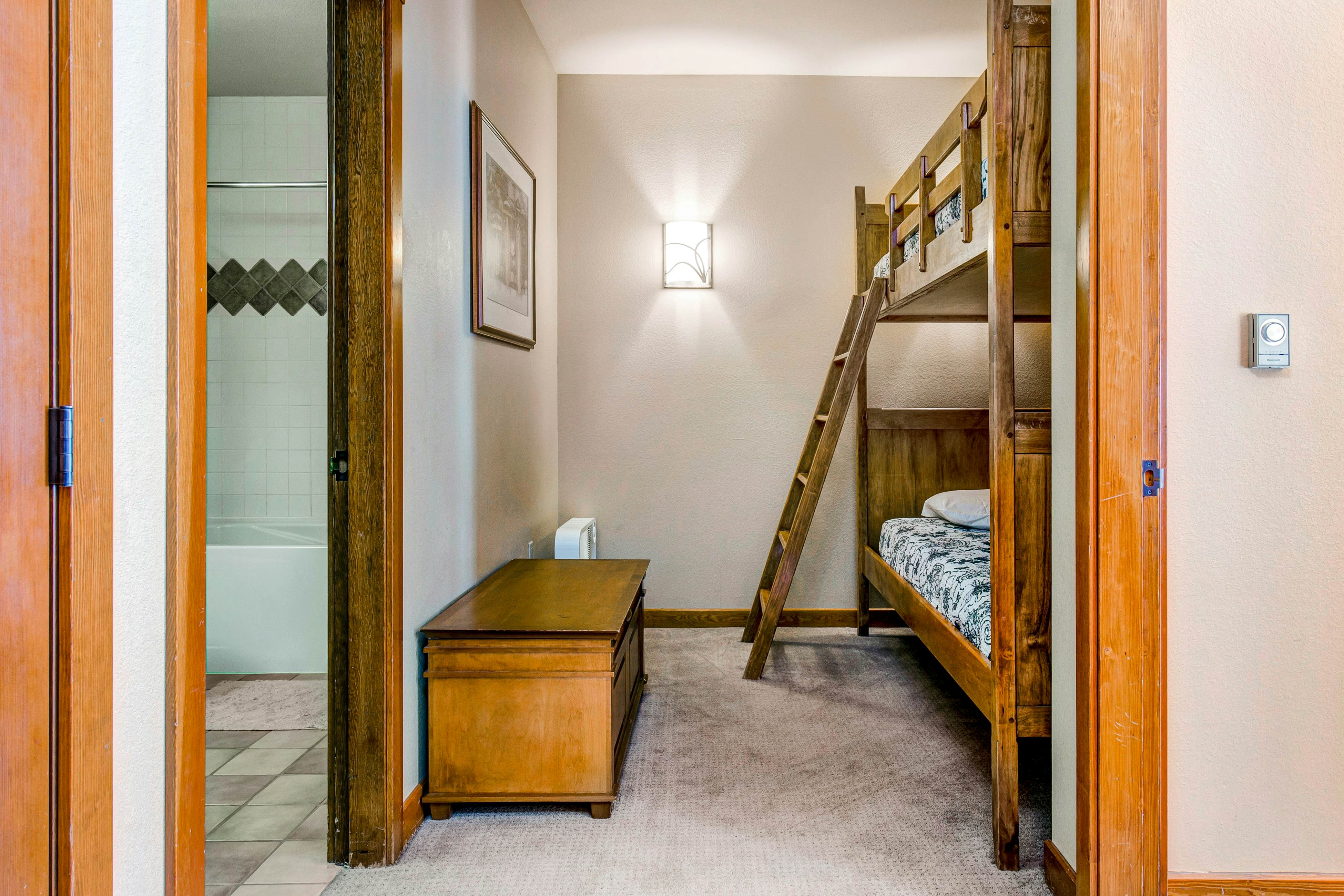 Powderhorn Lodge 107 - Columbine Suite