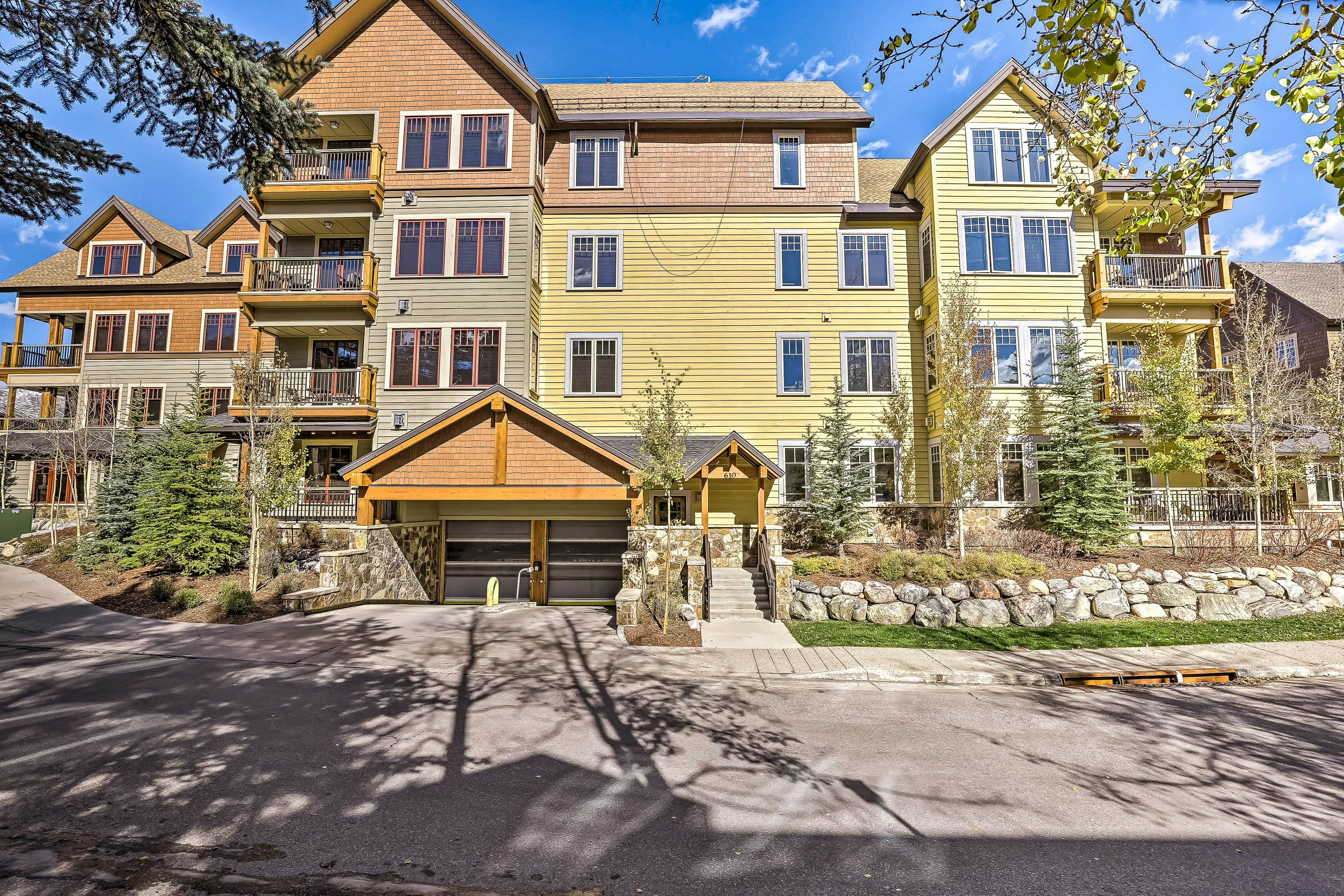 Water House On Main Street #6208