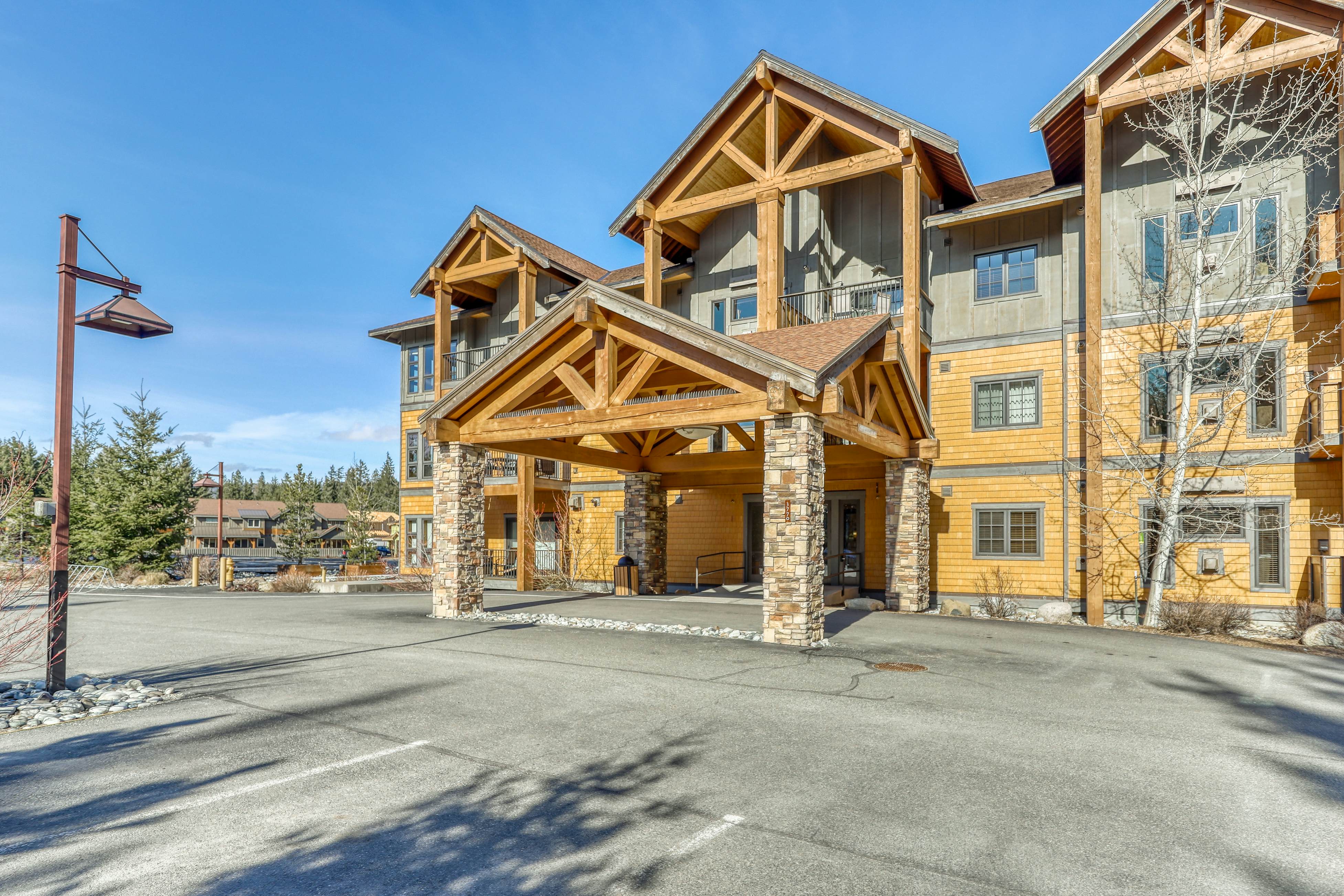 Trailhead Lodge #108