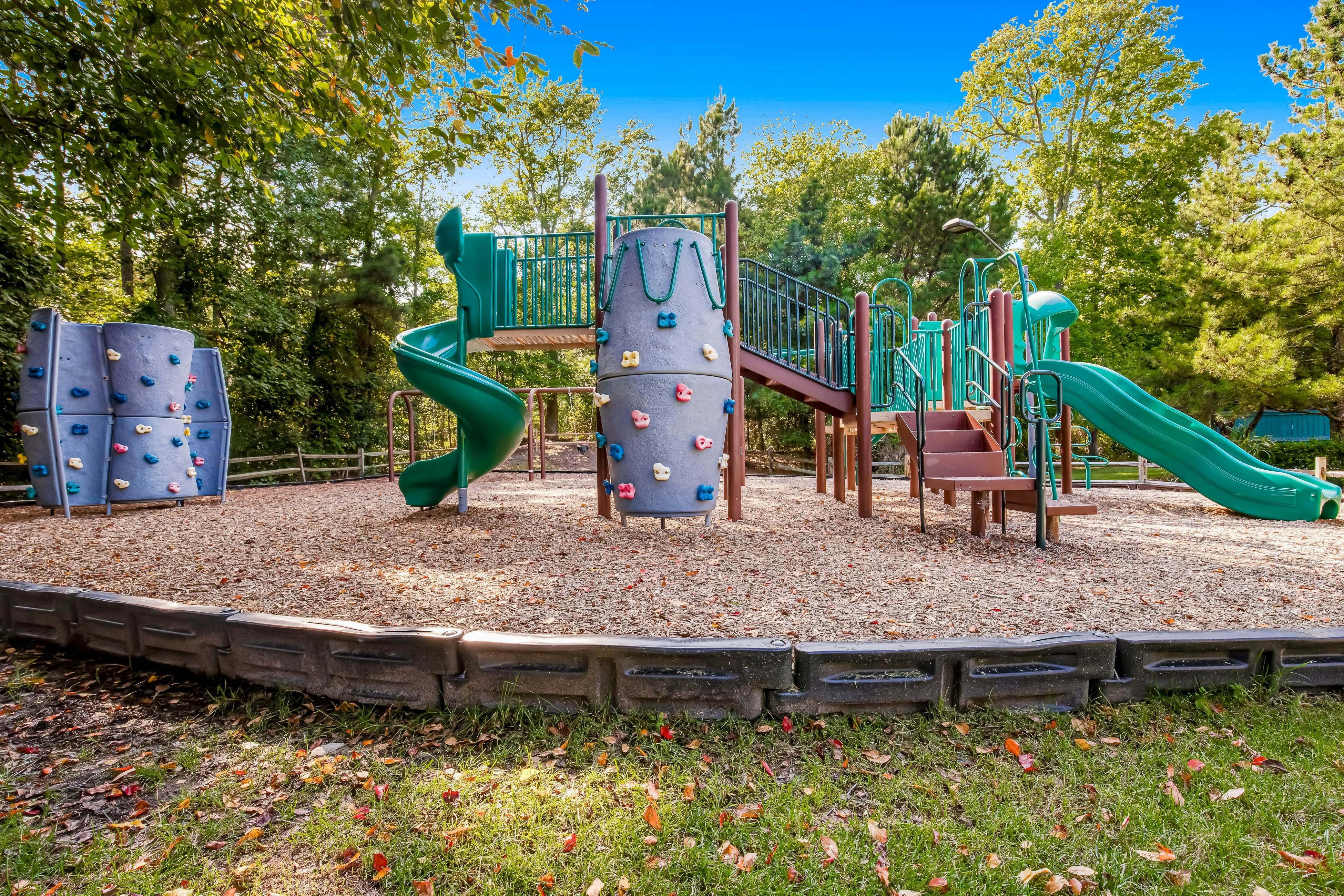 Sea Colony - 56044 Pinewood Dr