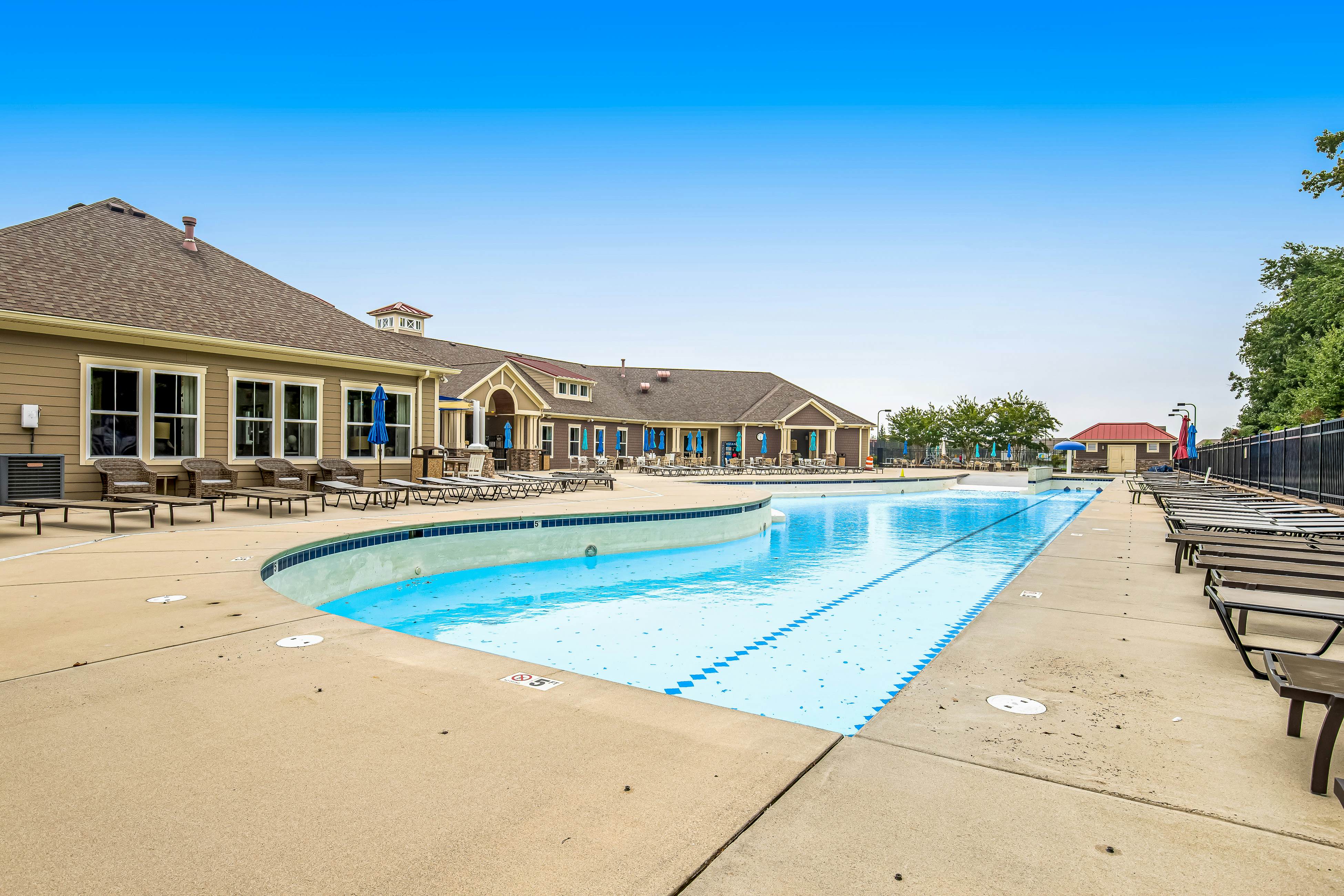 Bishops Landing - 16985 Bellevue Ct