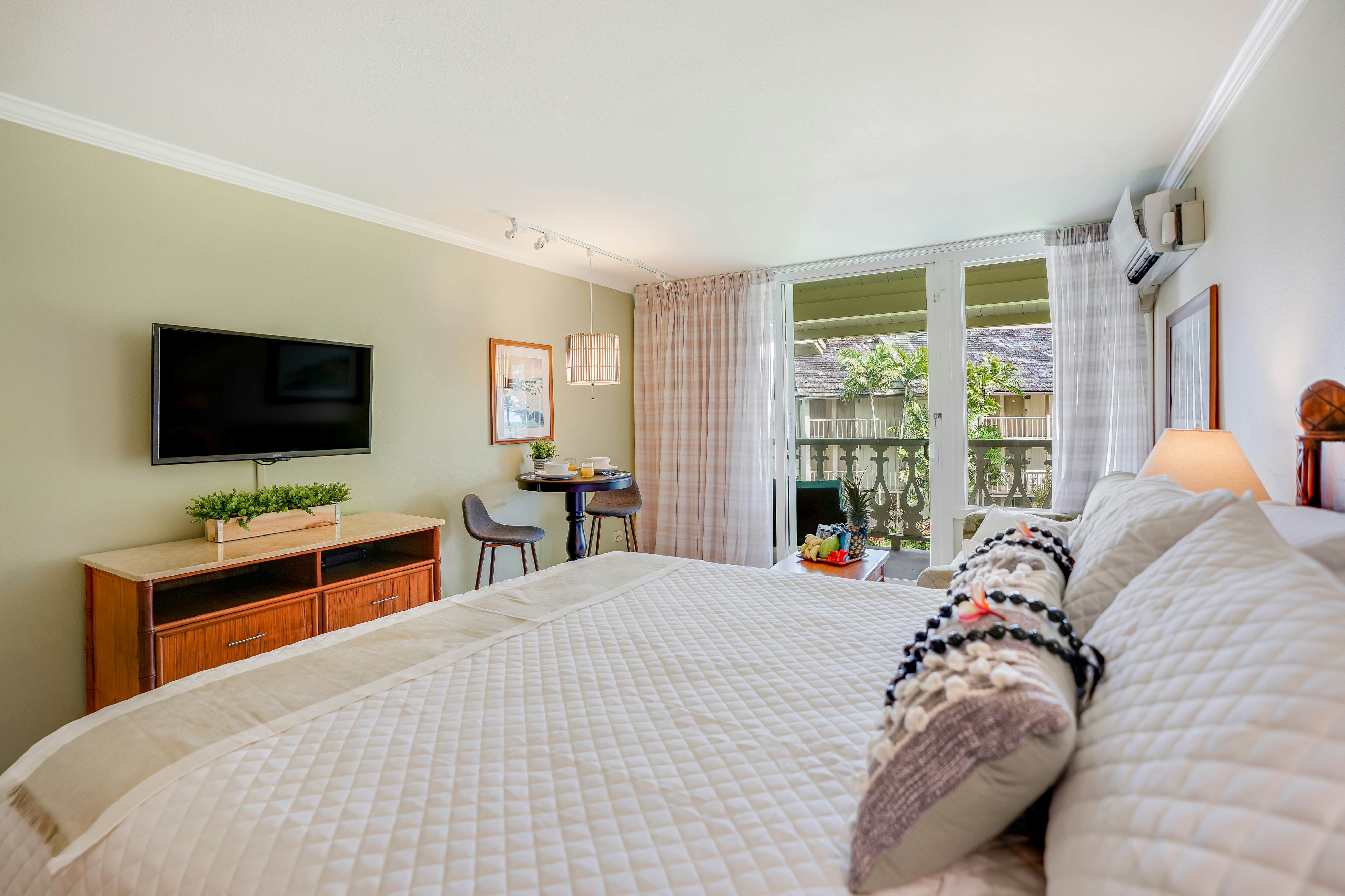 Islander on the Beach 367