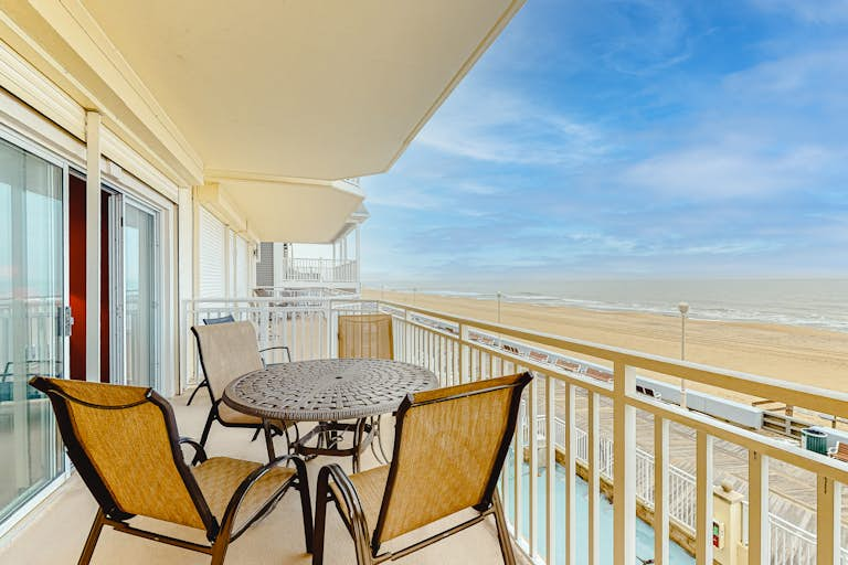 Oceans Pointe 502