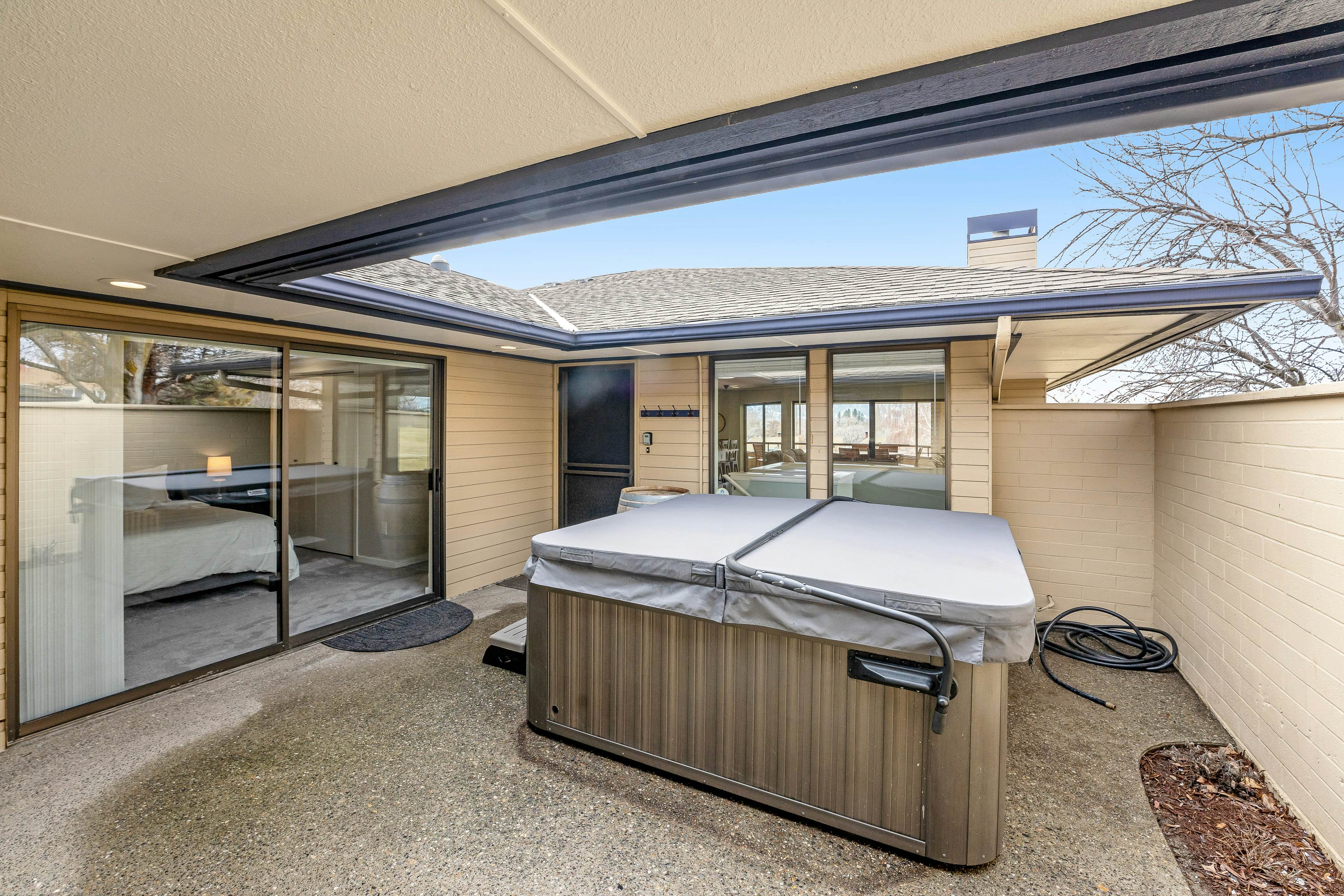 Wapato Point Halmalka 503A