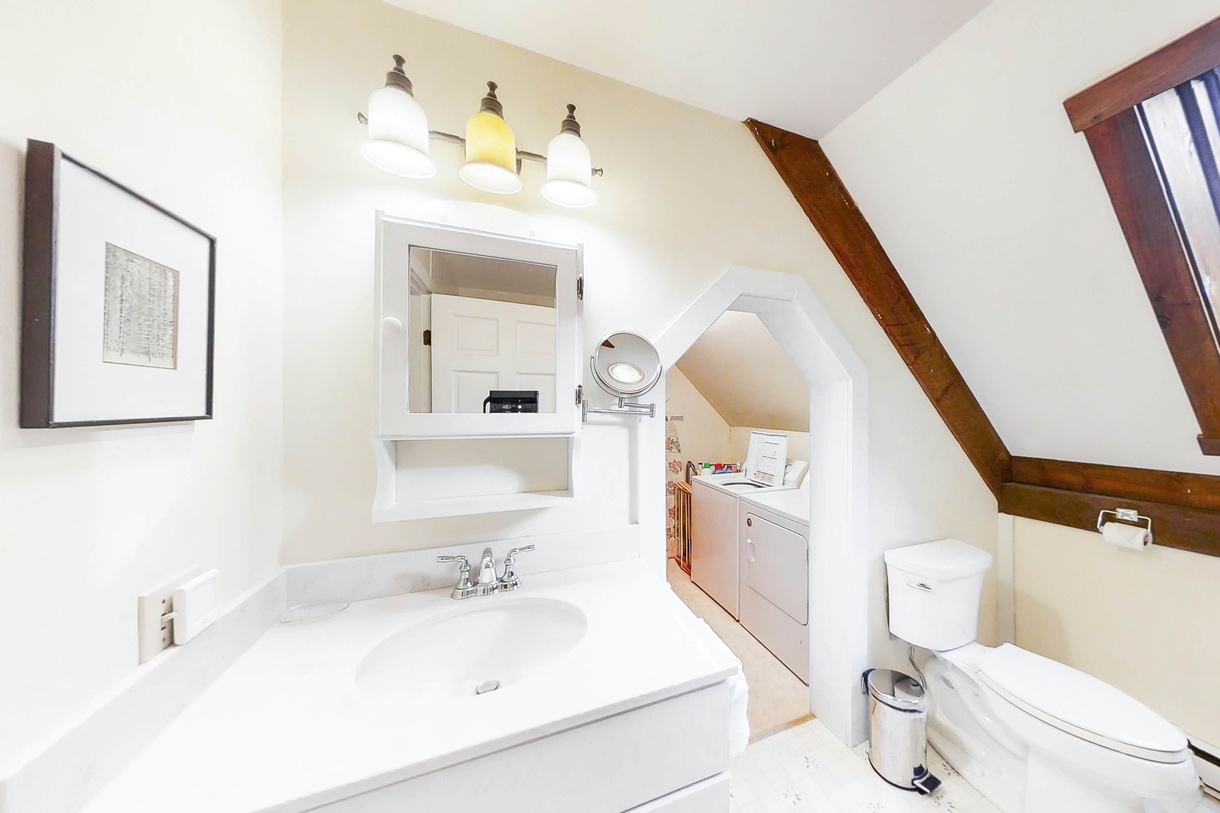 Appalachee Pond Waterfront Cottage