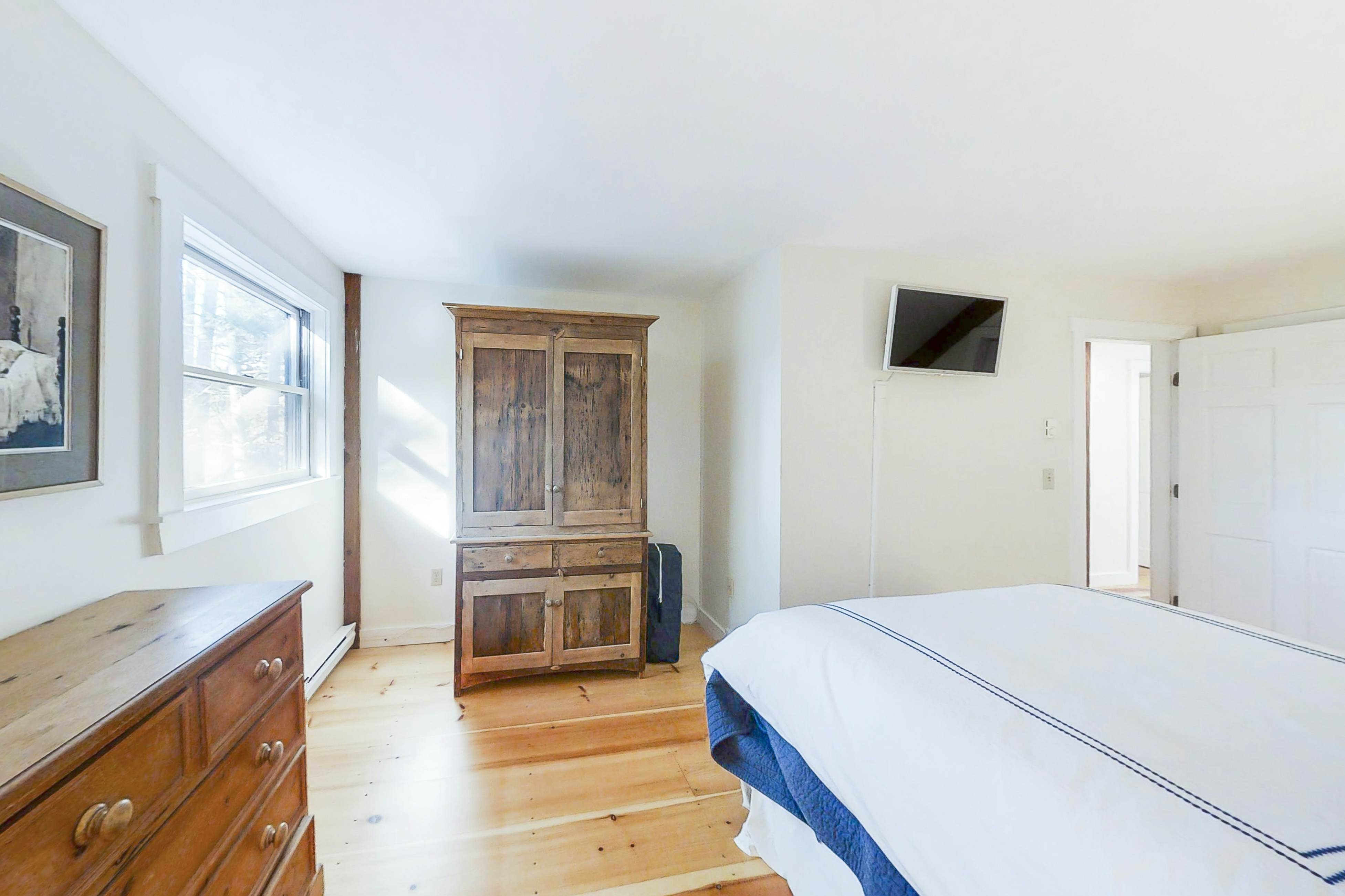 Appalachee Pond Waterfront Cottage