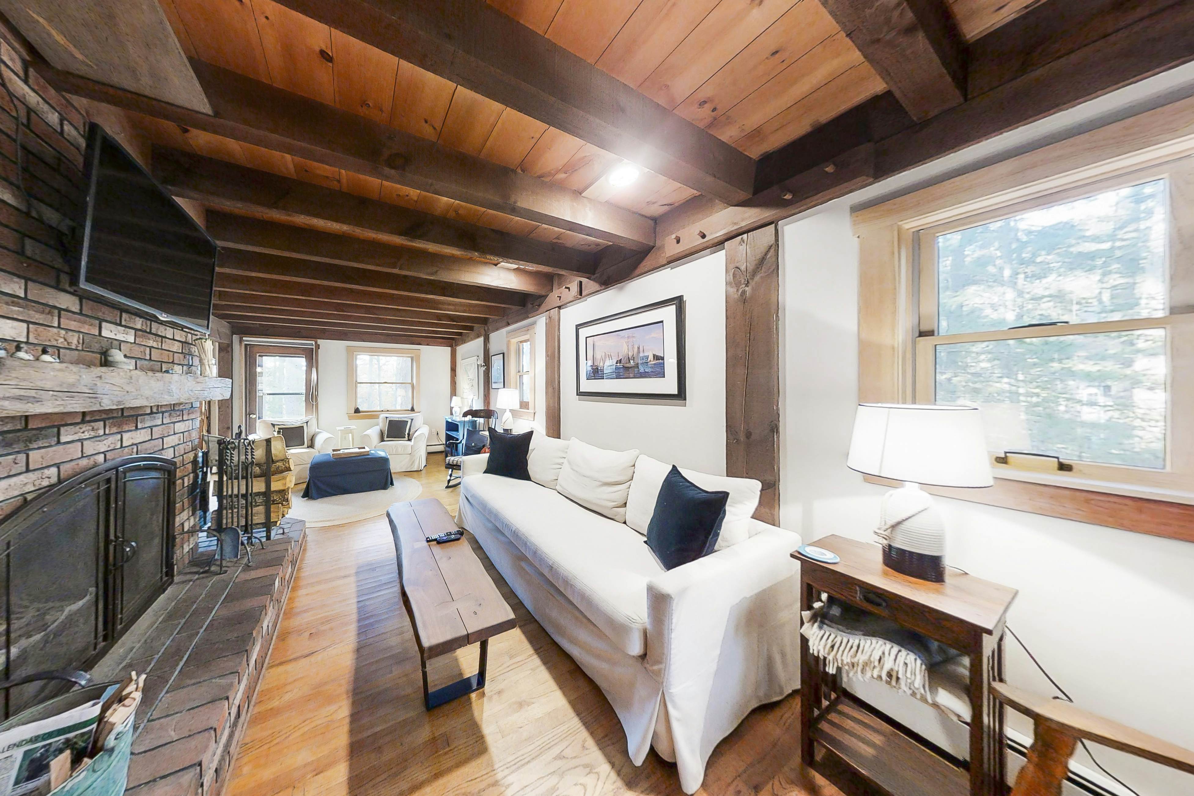 Appalachee Pond Waterfront Cottage