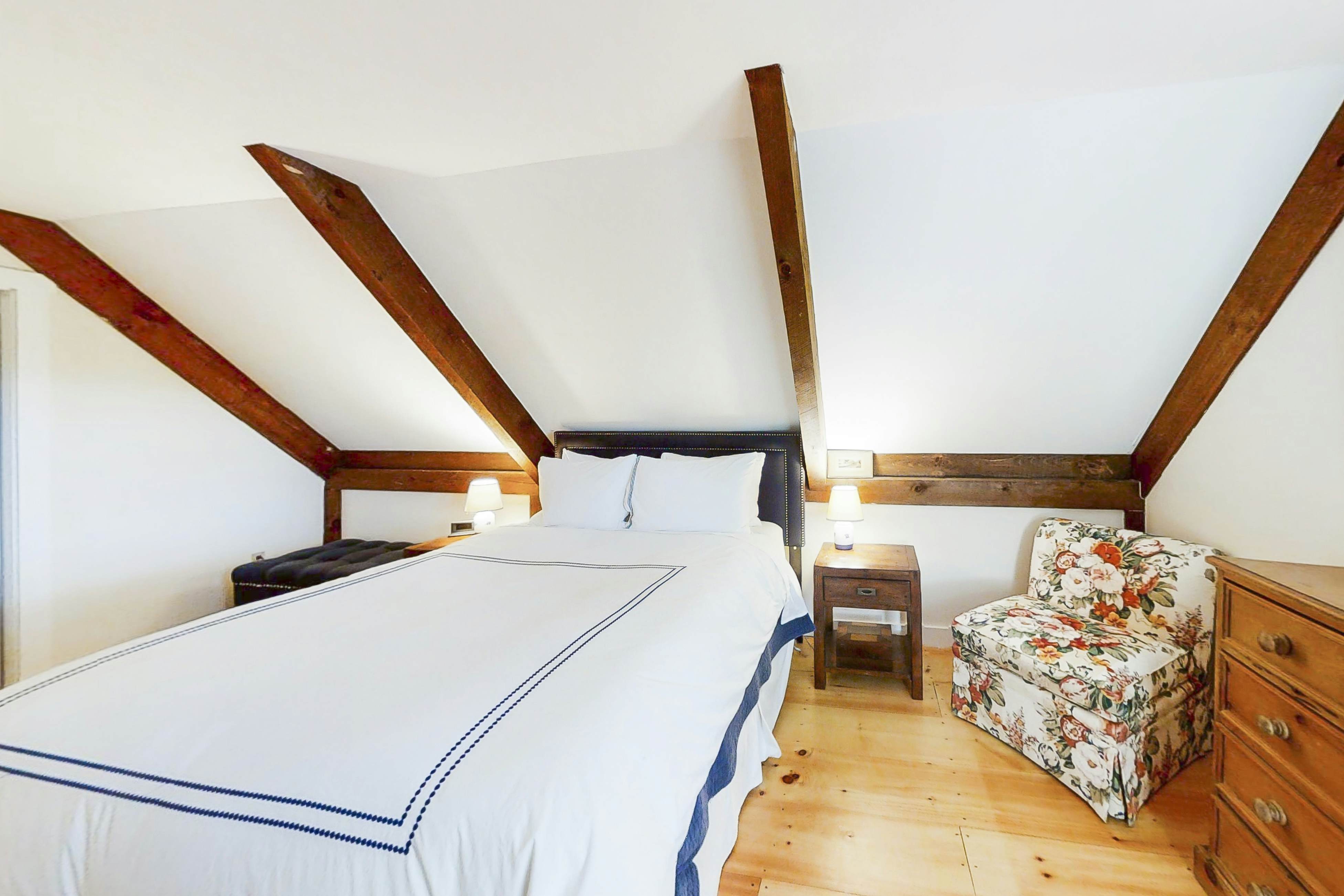 Appalachee Pond Waterfront Cottage