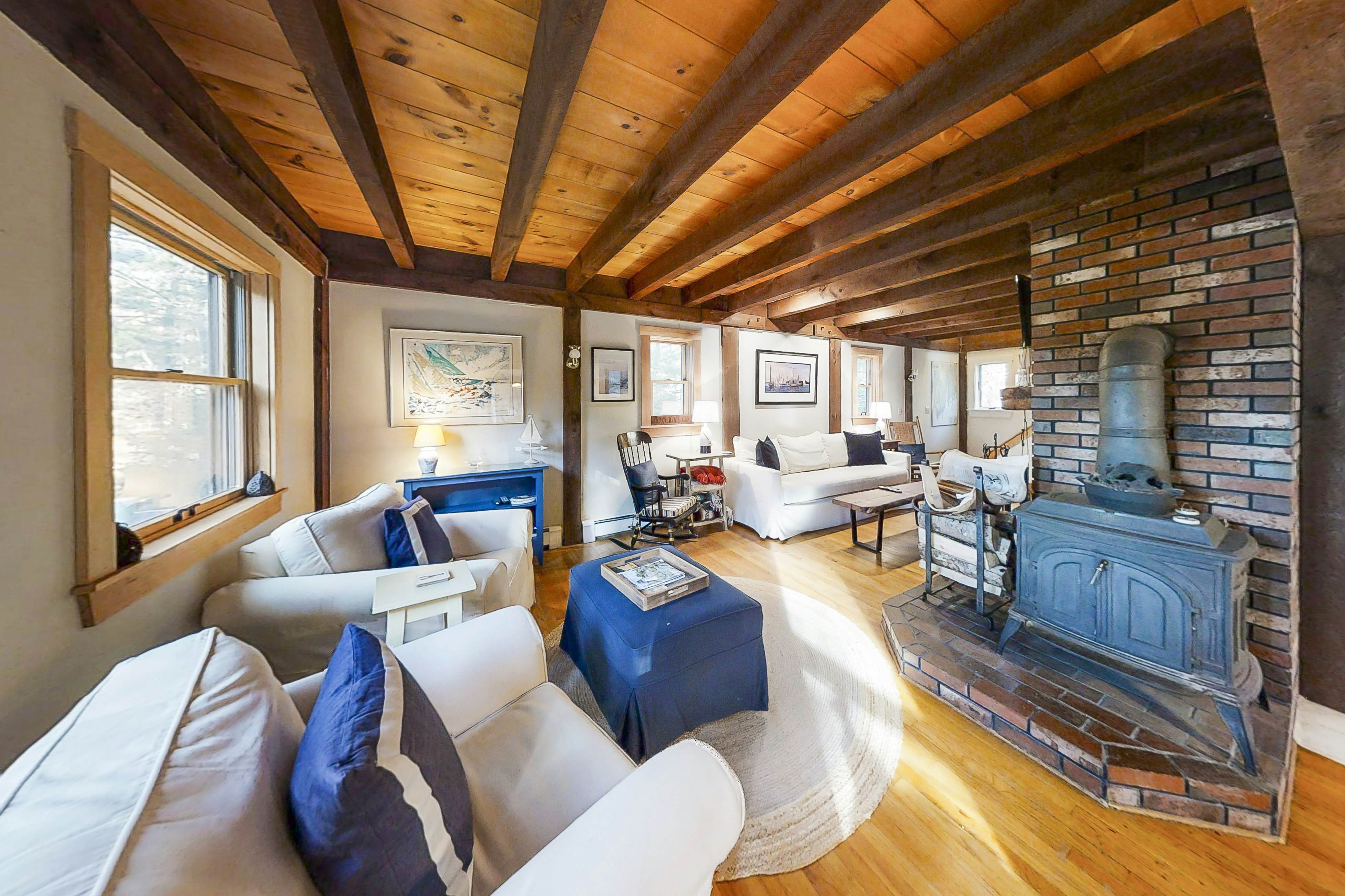 Appalachee Pond Waterfront Cottage