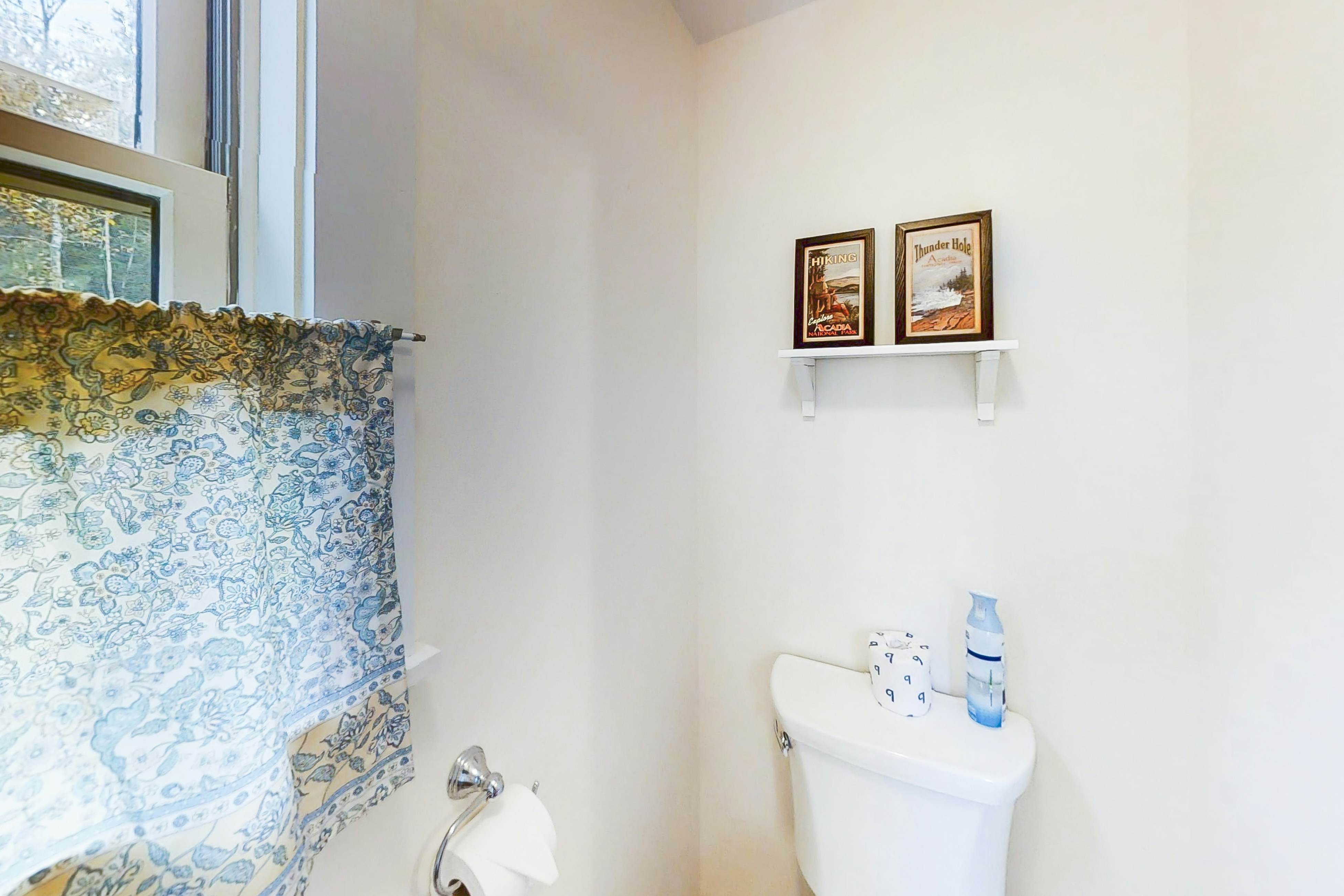 Appalachee Pond Waterfront Cottage