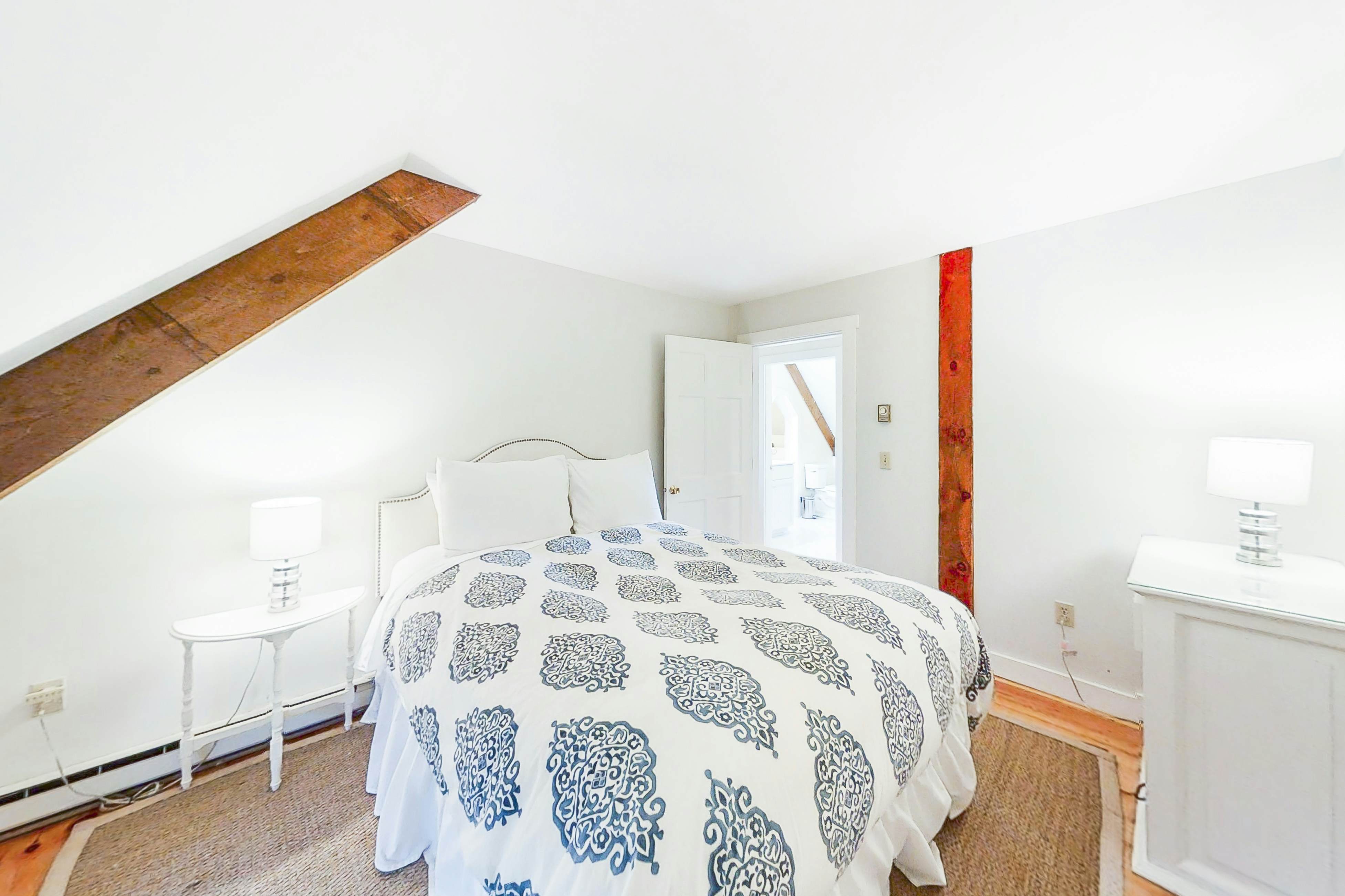 Appalachee Pond Waterfront Cottage