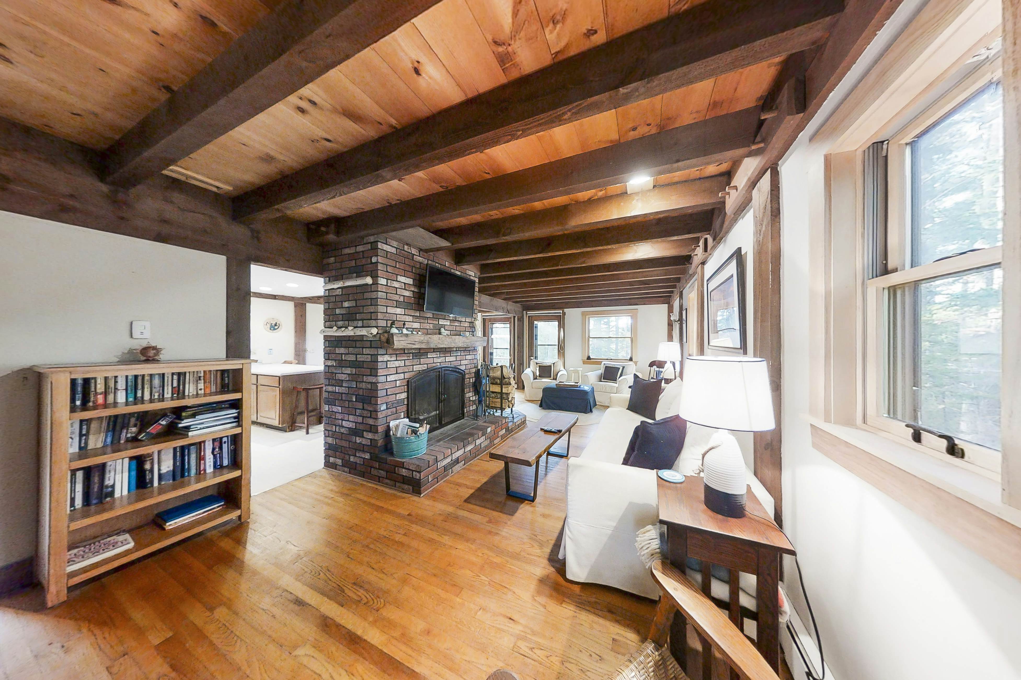 Appalachee Pond Waterfront Cottage