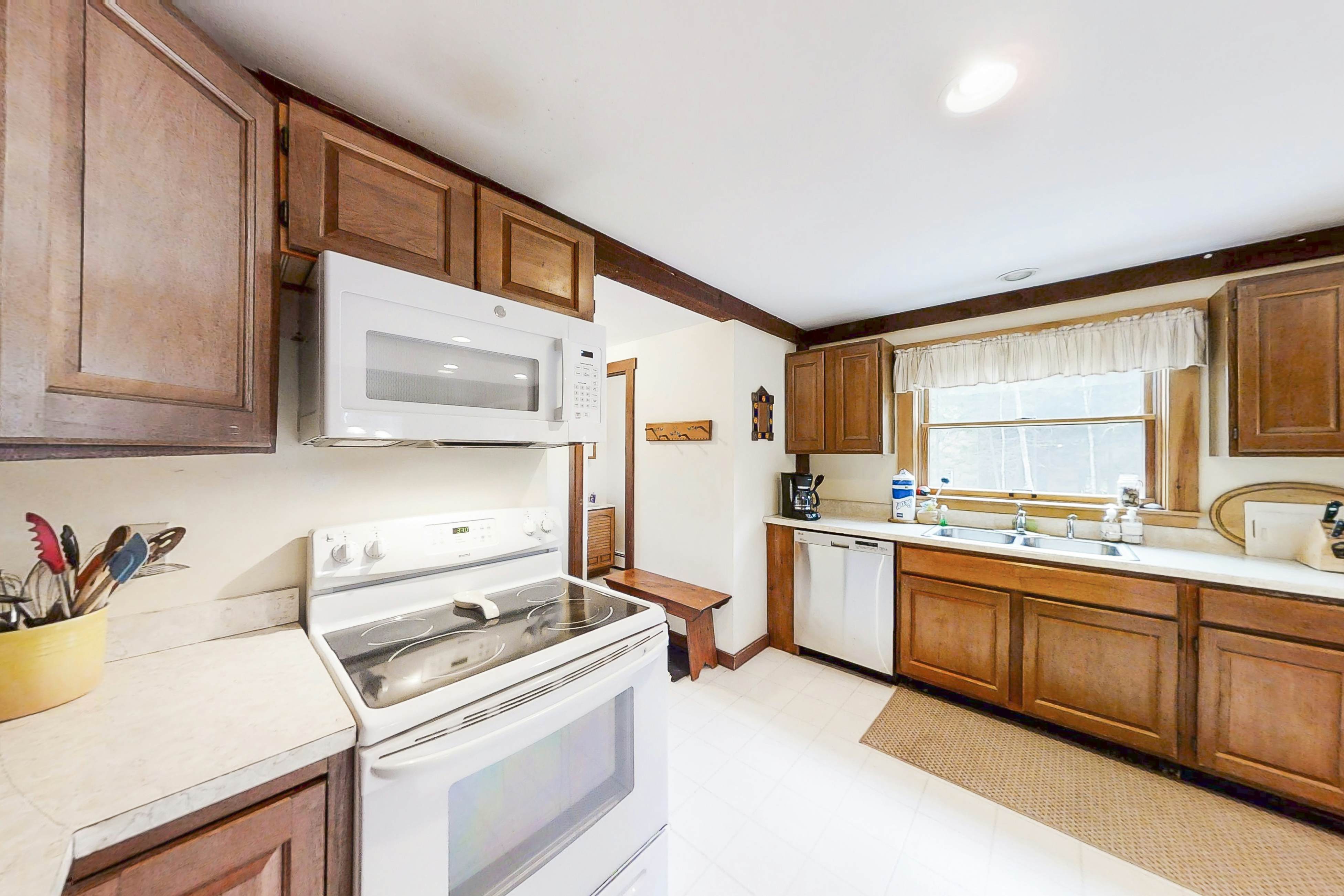 Appalachee Pond Waterfront Cottage