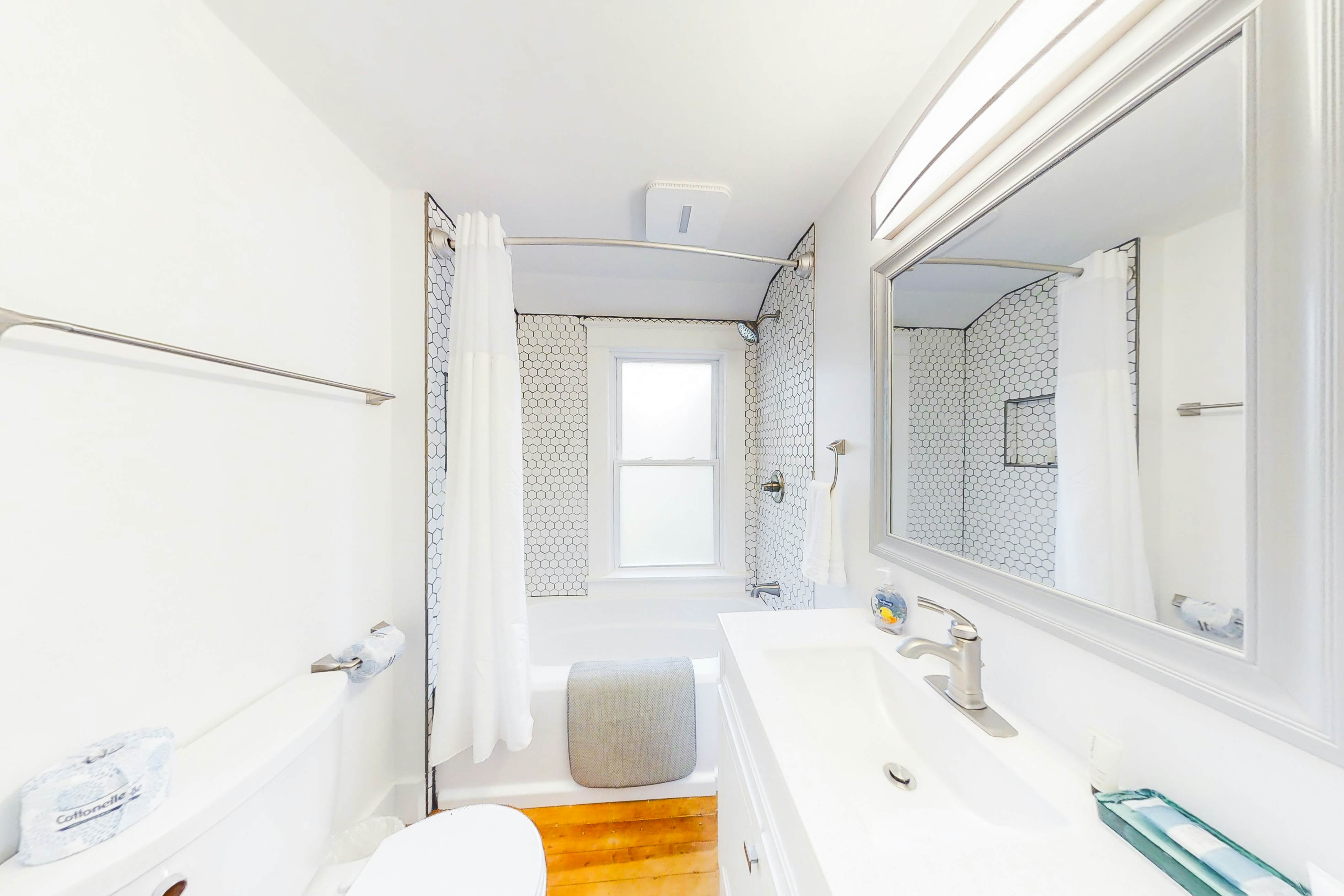 Murray Hill Waterside