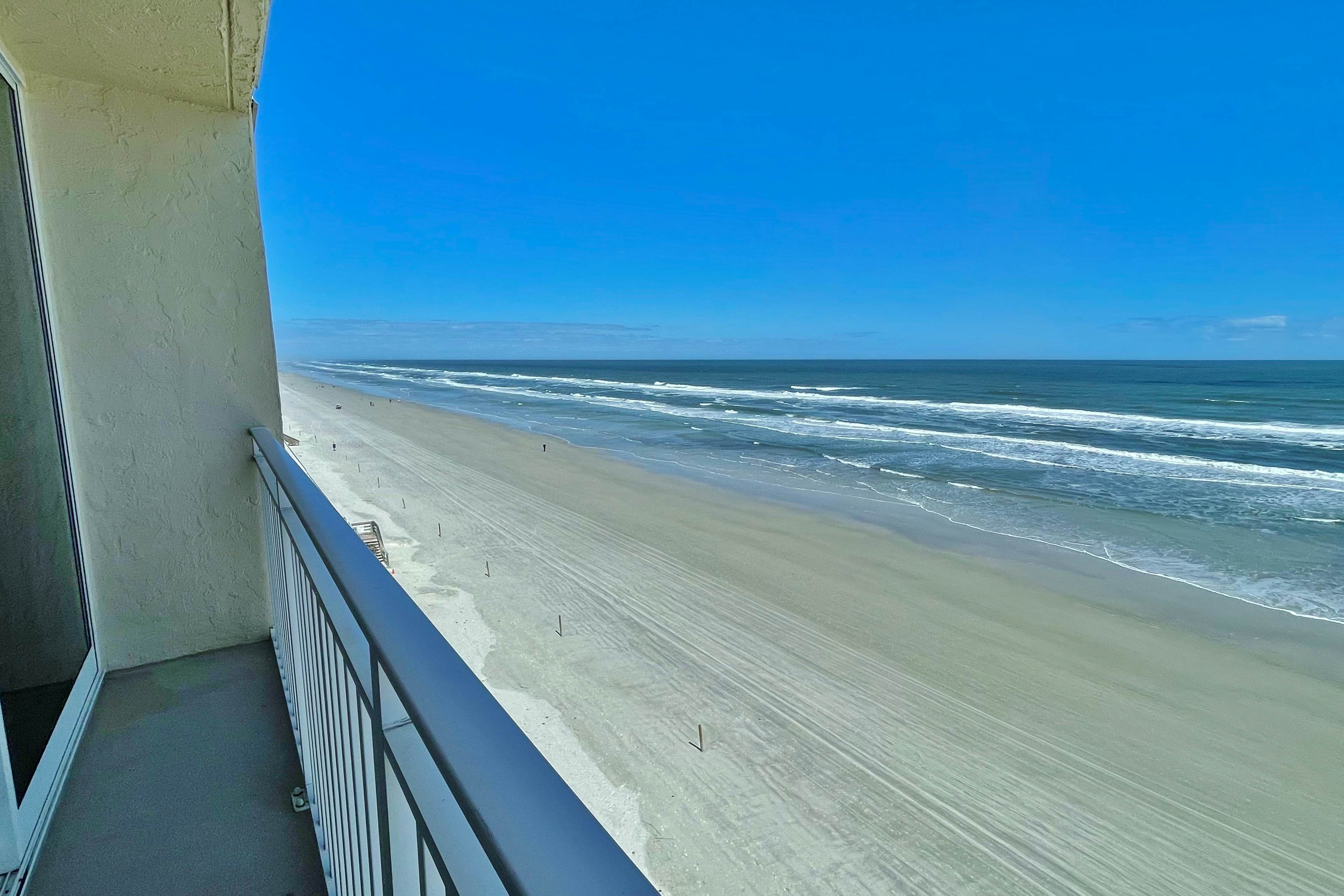 Pelican 303E 2 BD New Smyrna Beach, FL Vacation Rental Vacasa