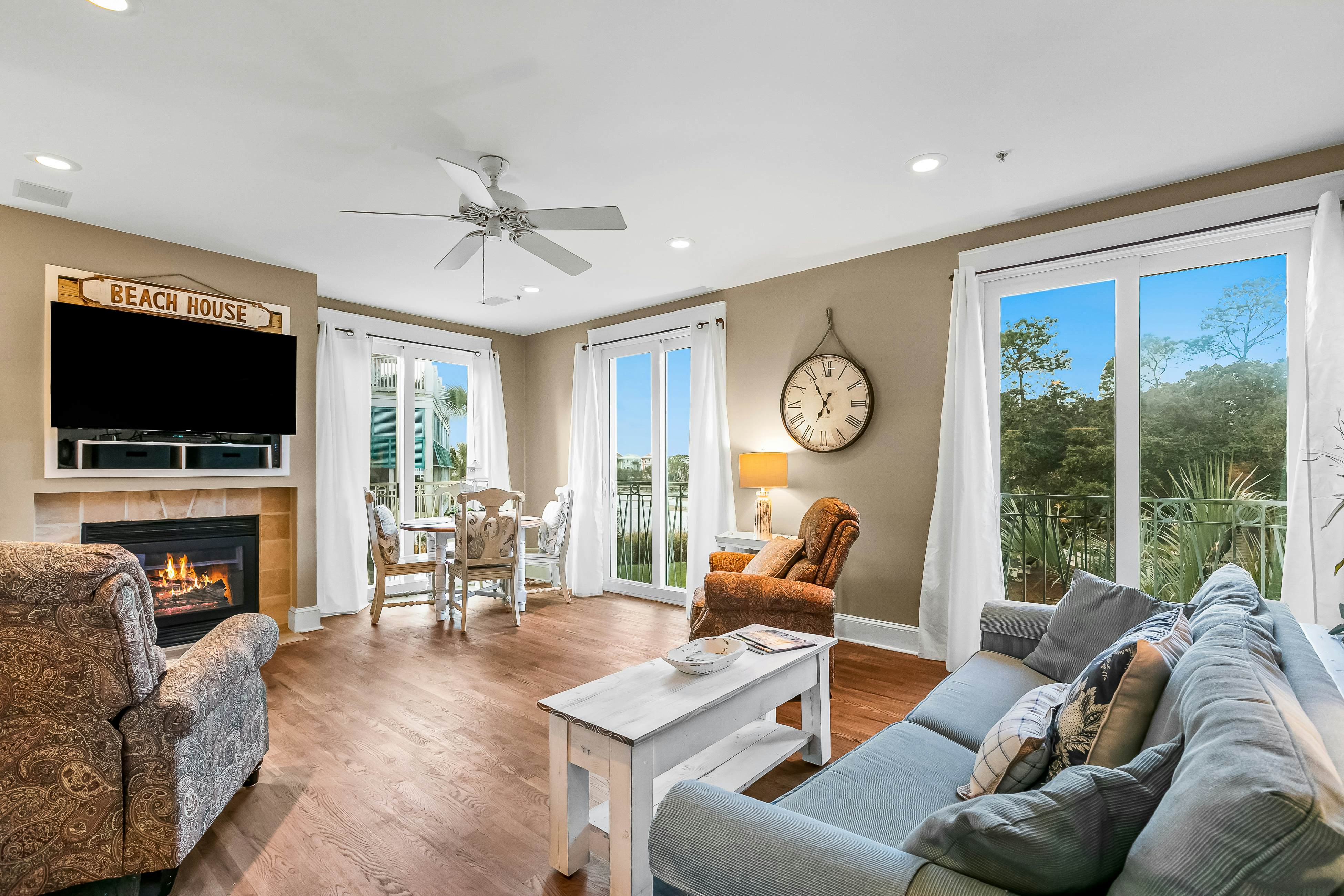 Downtown Carillon 2-200 - Lazy Roux