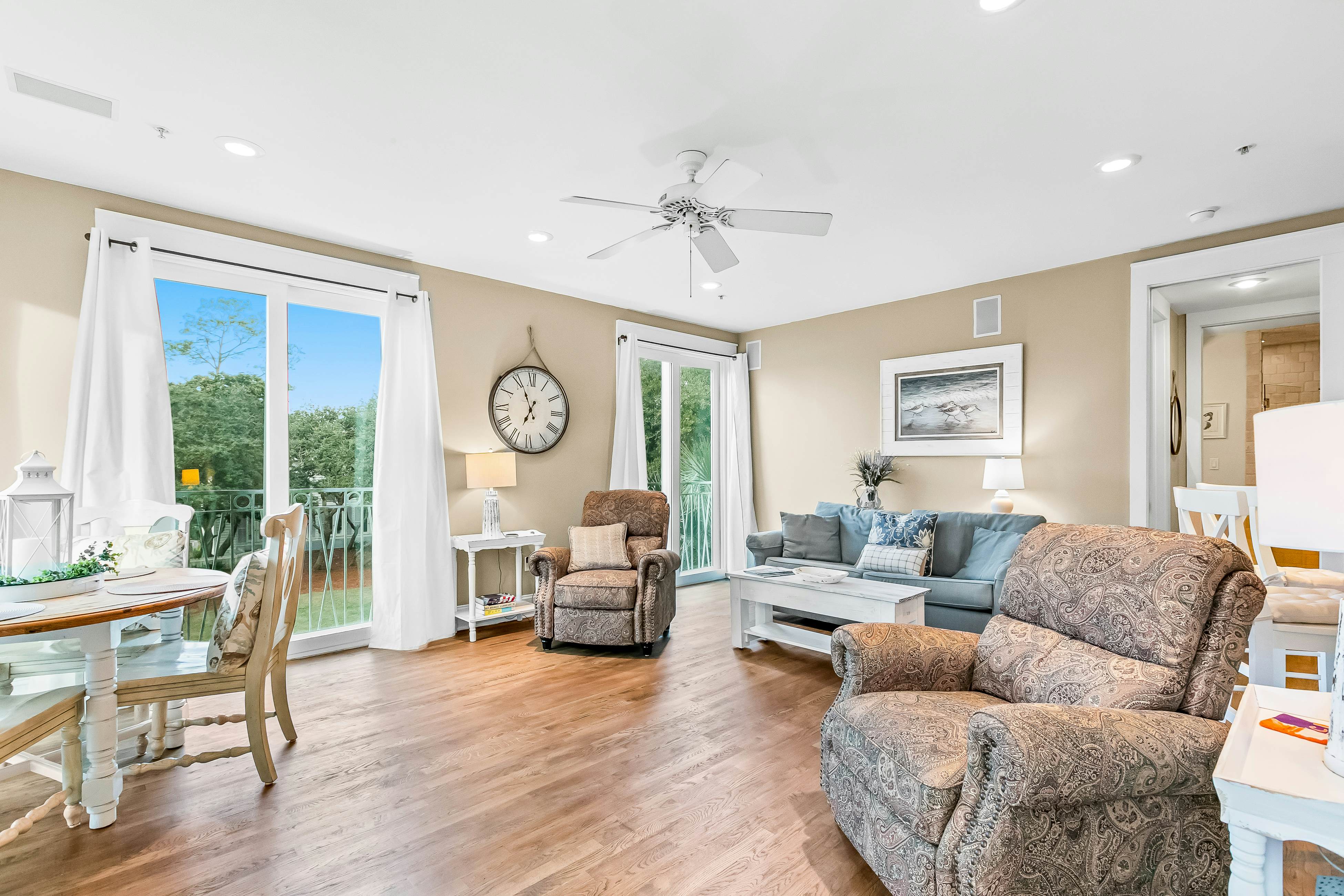 Downtown Carillon 2-200 - Lazy Roux