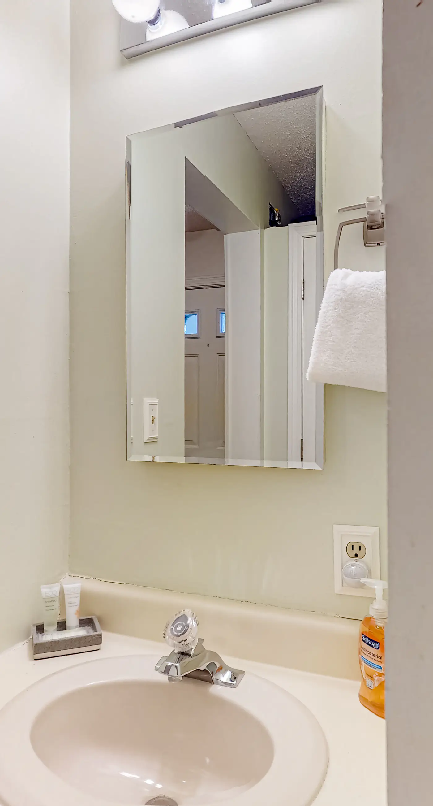 Wellington Manor 240