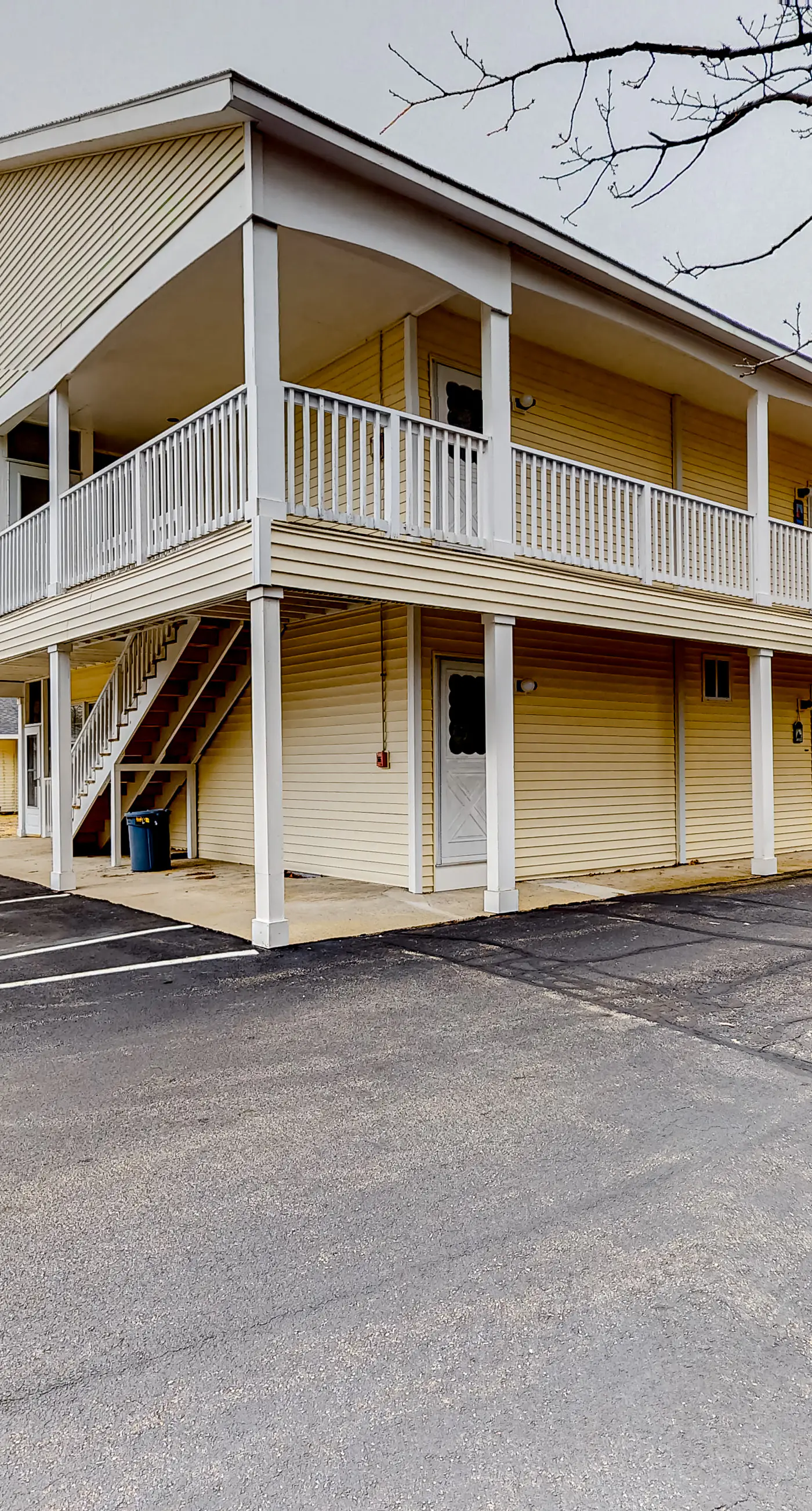 Wellington Manor 240